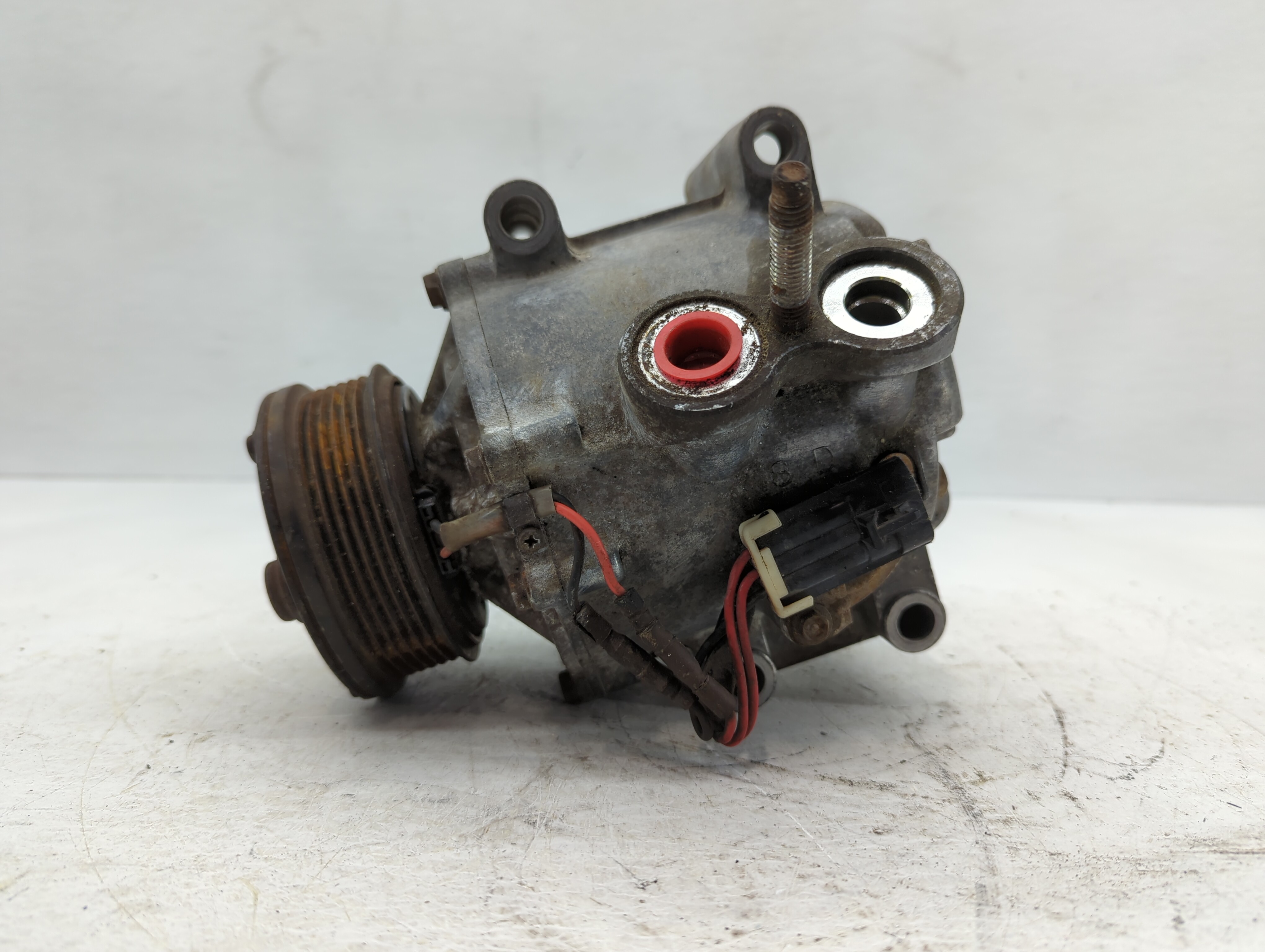 2002-2006 Gmc Envoy Xl Air Conditioning A/c Ac Compressor Oem 888916 - Oemusedautoparts1.com