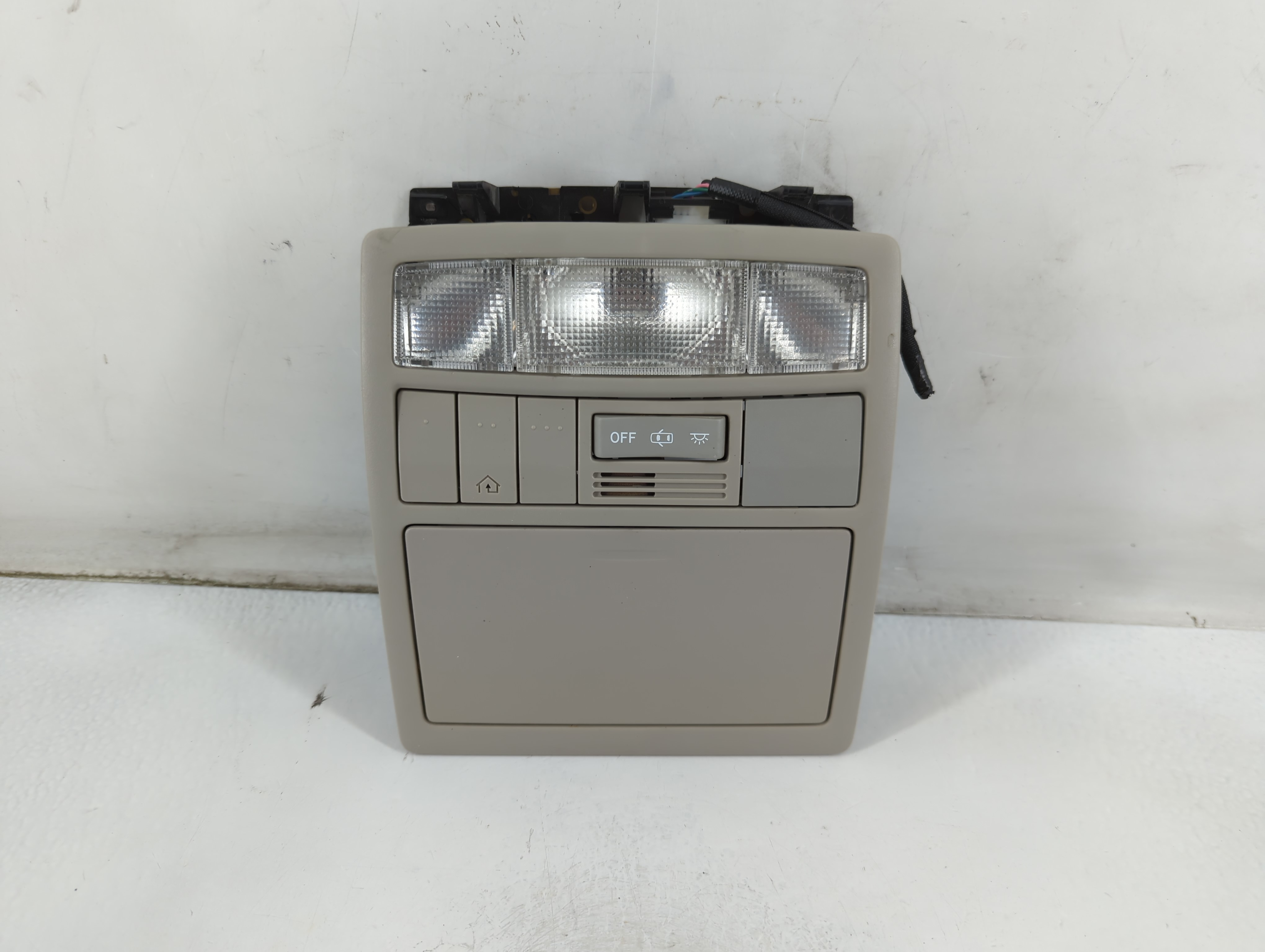 2011 Toyota Venza Overhead Roof Console 889043 - Oemusedautoparts1.com