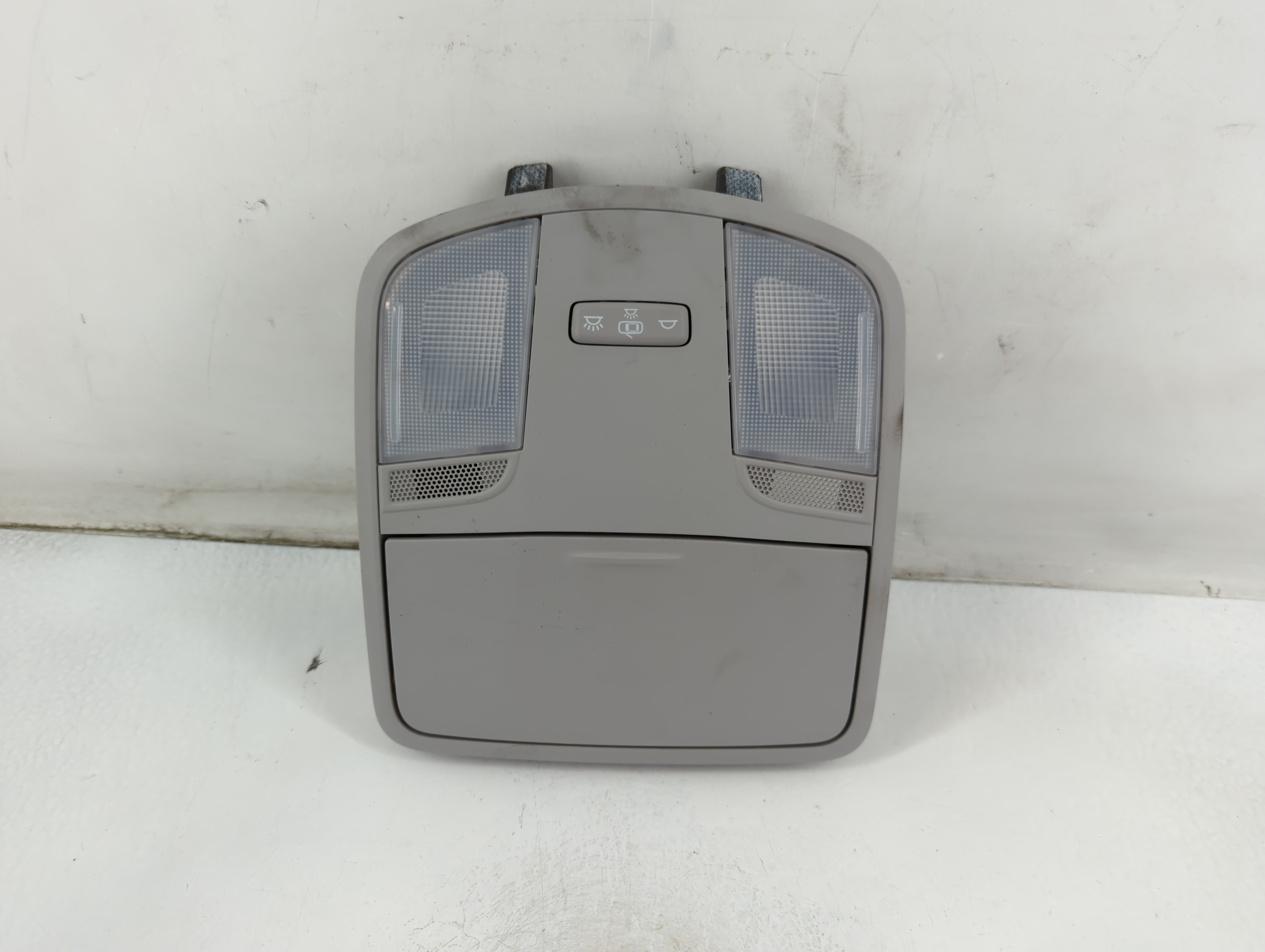 2018 Hyundai Elantra Overhead Roof Console 889044 - Oemusedautoparts1.com