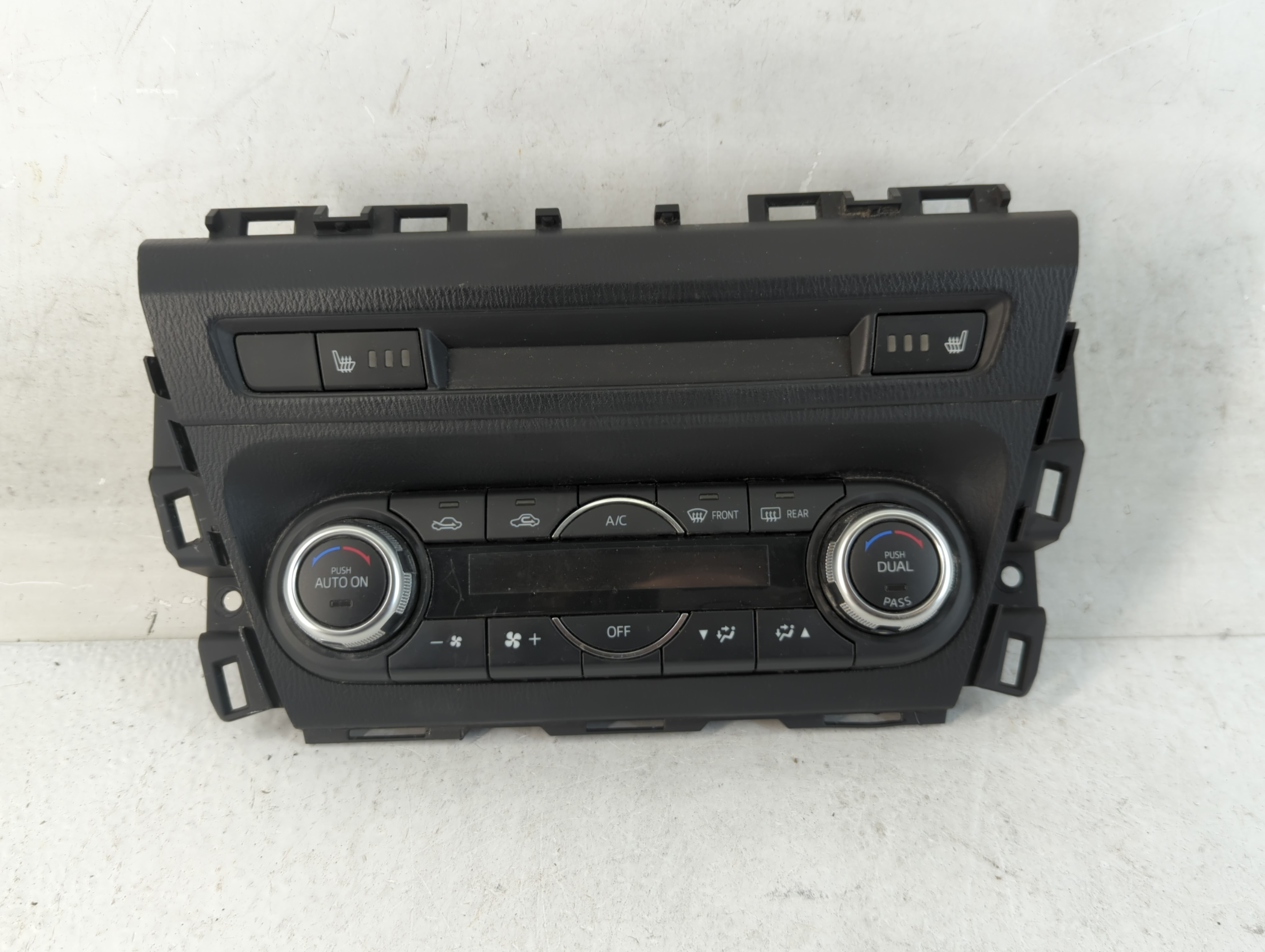 Picture of 2017-2018 Mazda 3 Ac Heater Climate Control K4000|vpgalh-18c612-fd 889056