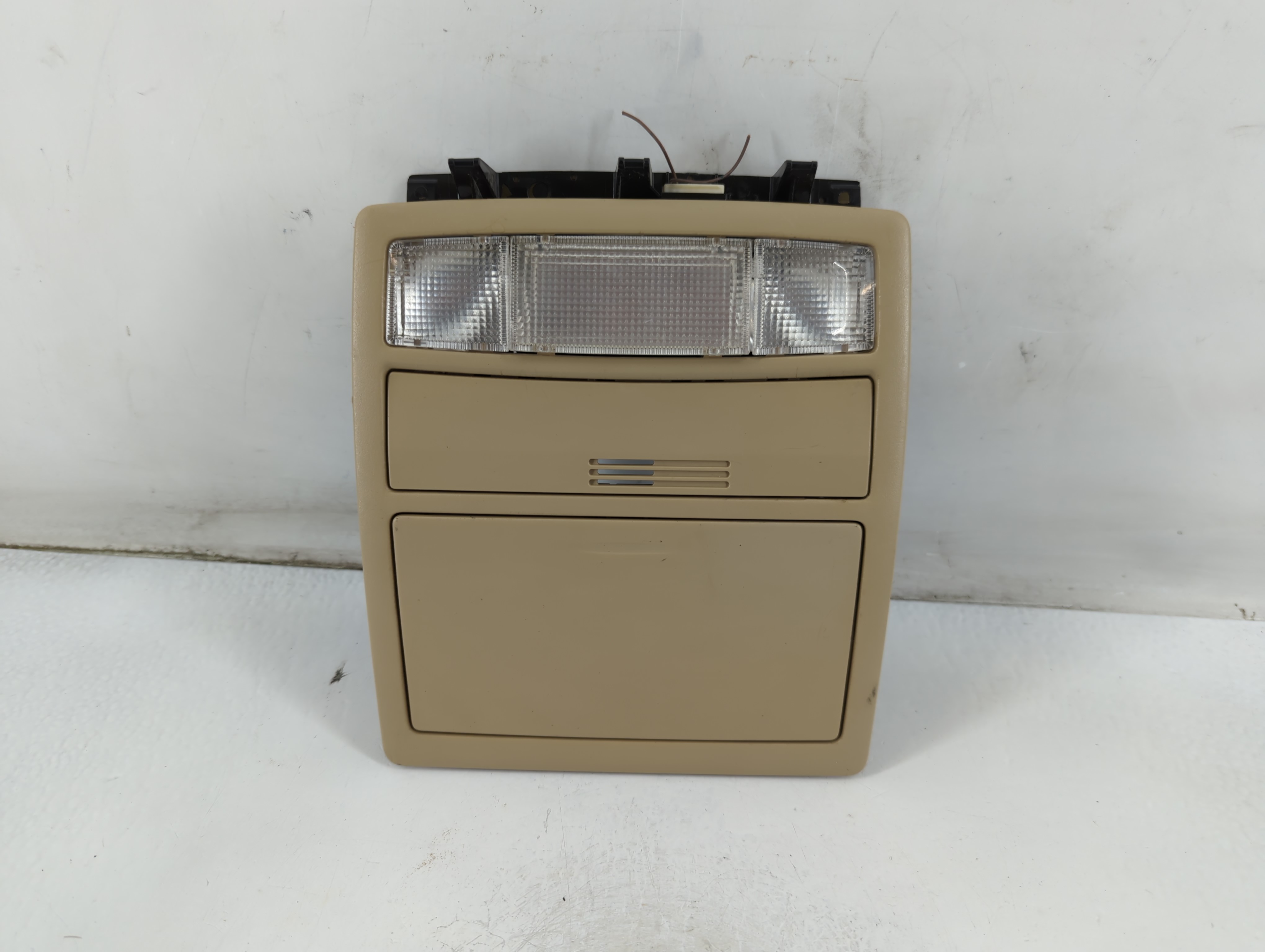 2007 Toyota Camry Overhead Roof Console 889059 - Oemusedautoparts1.com
