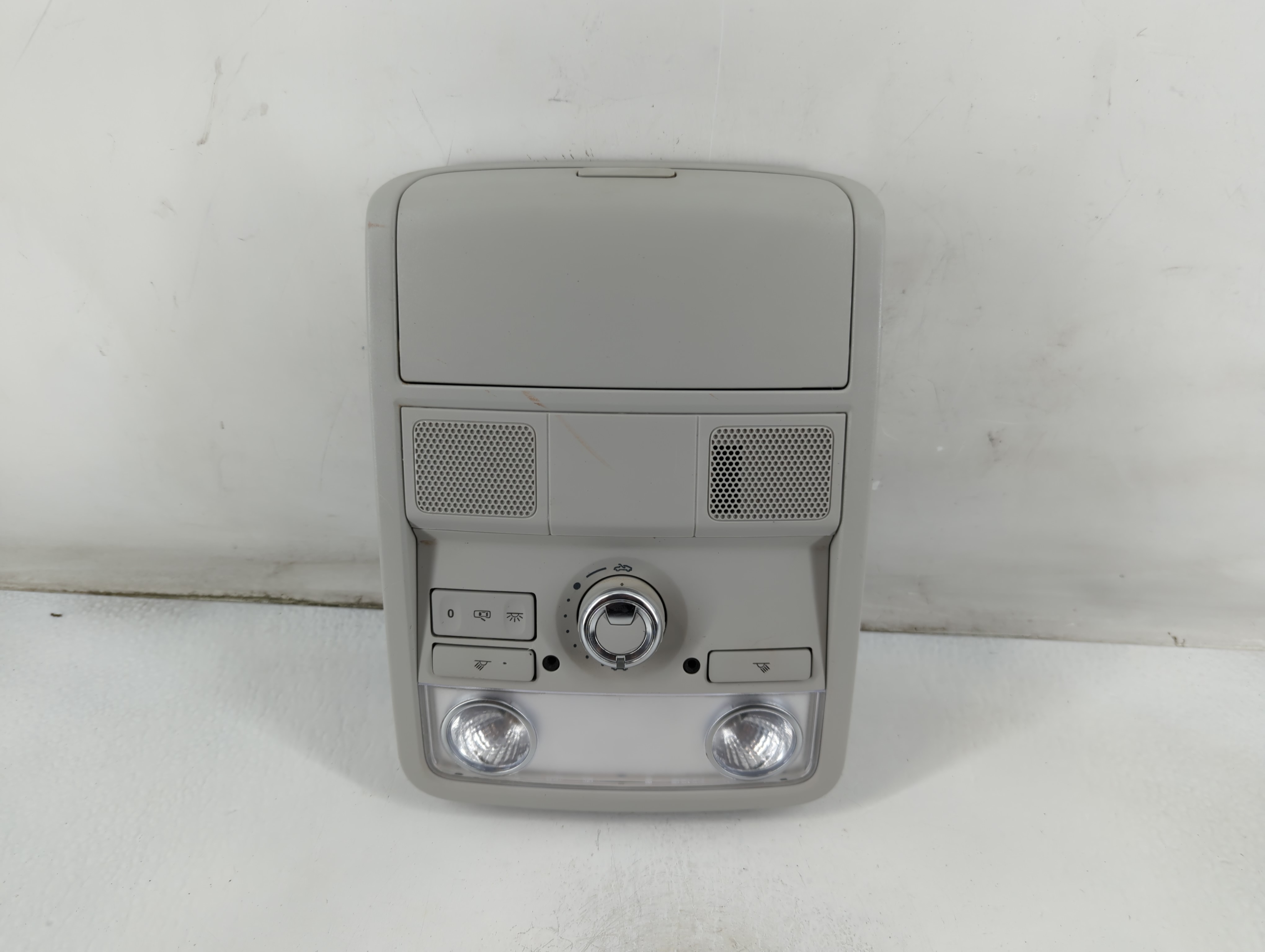 2019 Volkswagen Passat Overhead Roof Console 889064 - Oemusedautoparts1.com