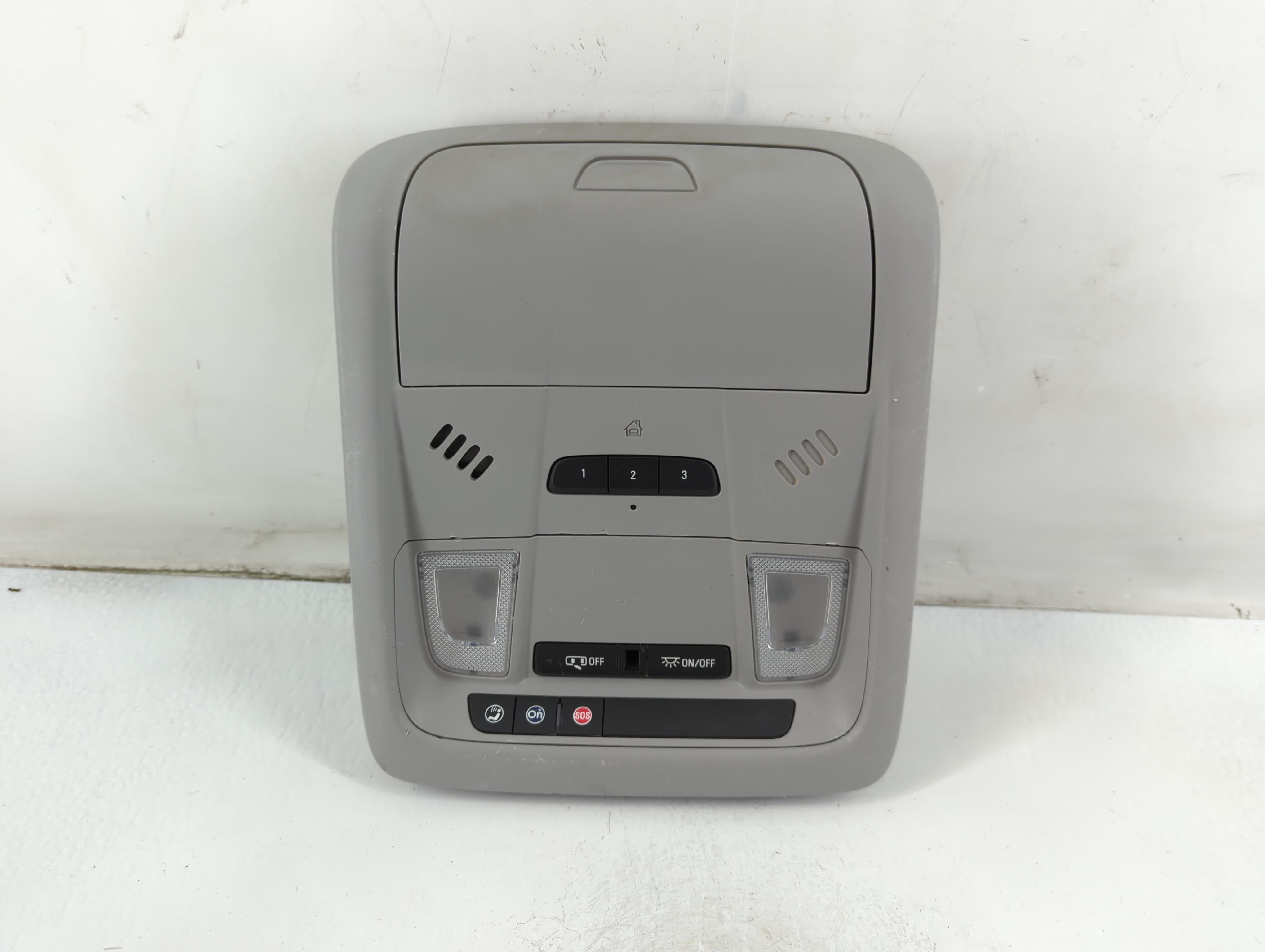 2019 Chevrolet Equinox Overhead Roof Console 889066 - Oemusedautoparts1.com
