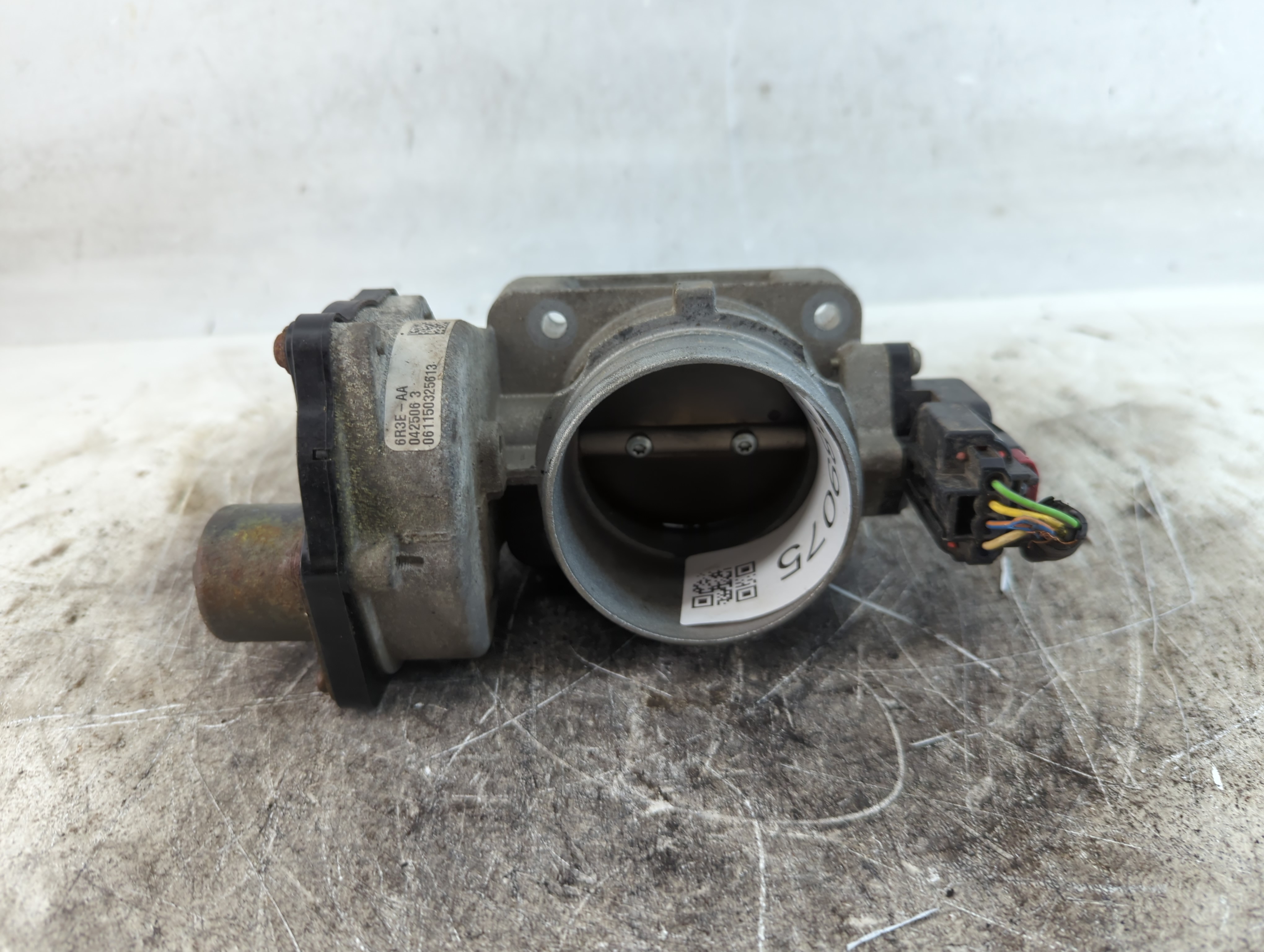 2004-2010 Ford Explorer Throttle Body 889075 - Oemusedautoparts1.com