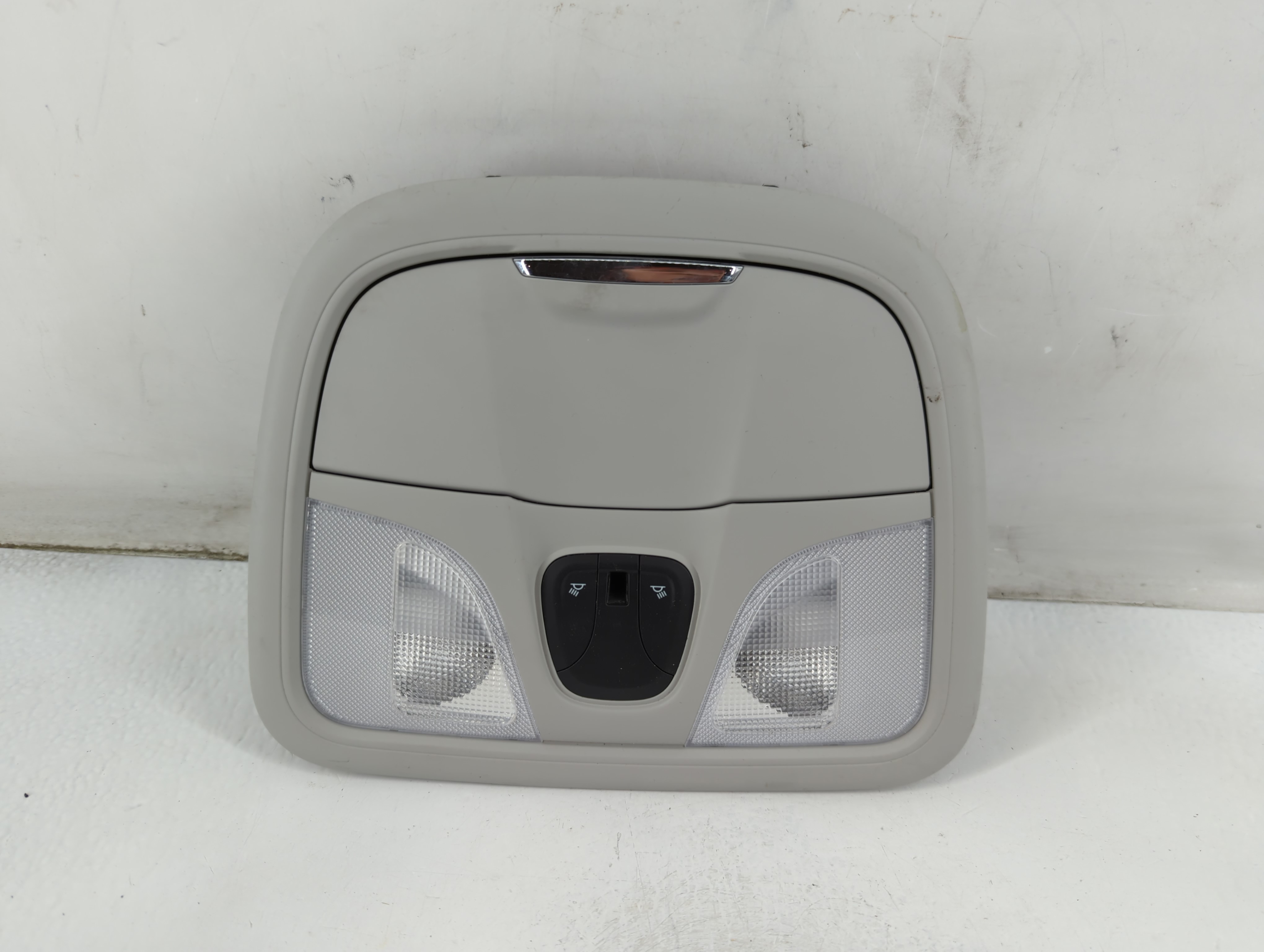 2019 Jeep Cherokee Overhead Roof Console 889120 - Oemusedautoparts1.com