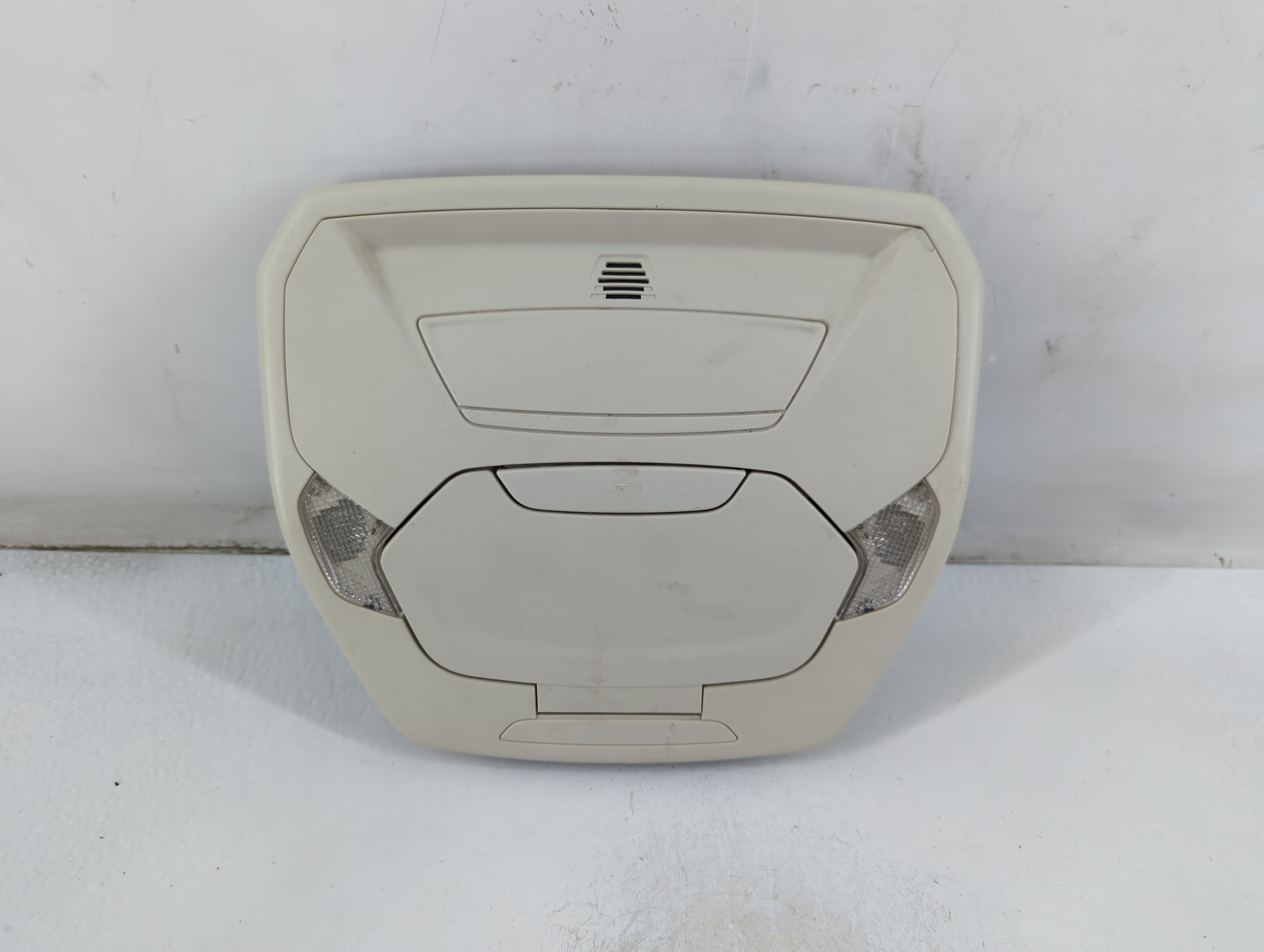 2018 Ford Escape Overhead Roof Console 889123 - Oemusedautoparts1.com
