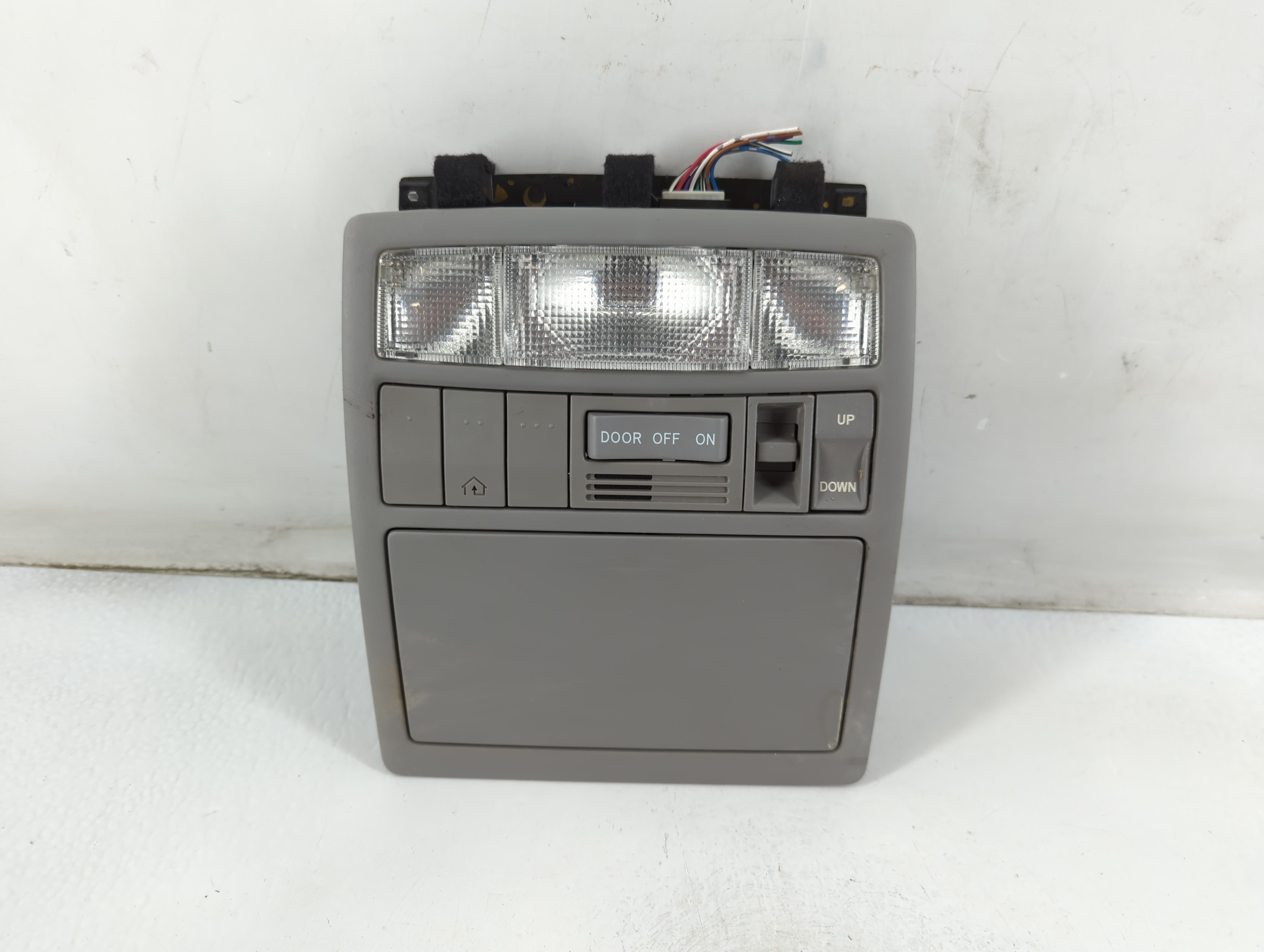 2009 Toyota Camry Overhead Roof Console 889125 - Oemusedautoparts1.com