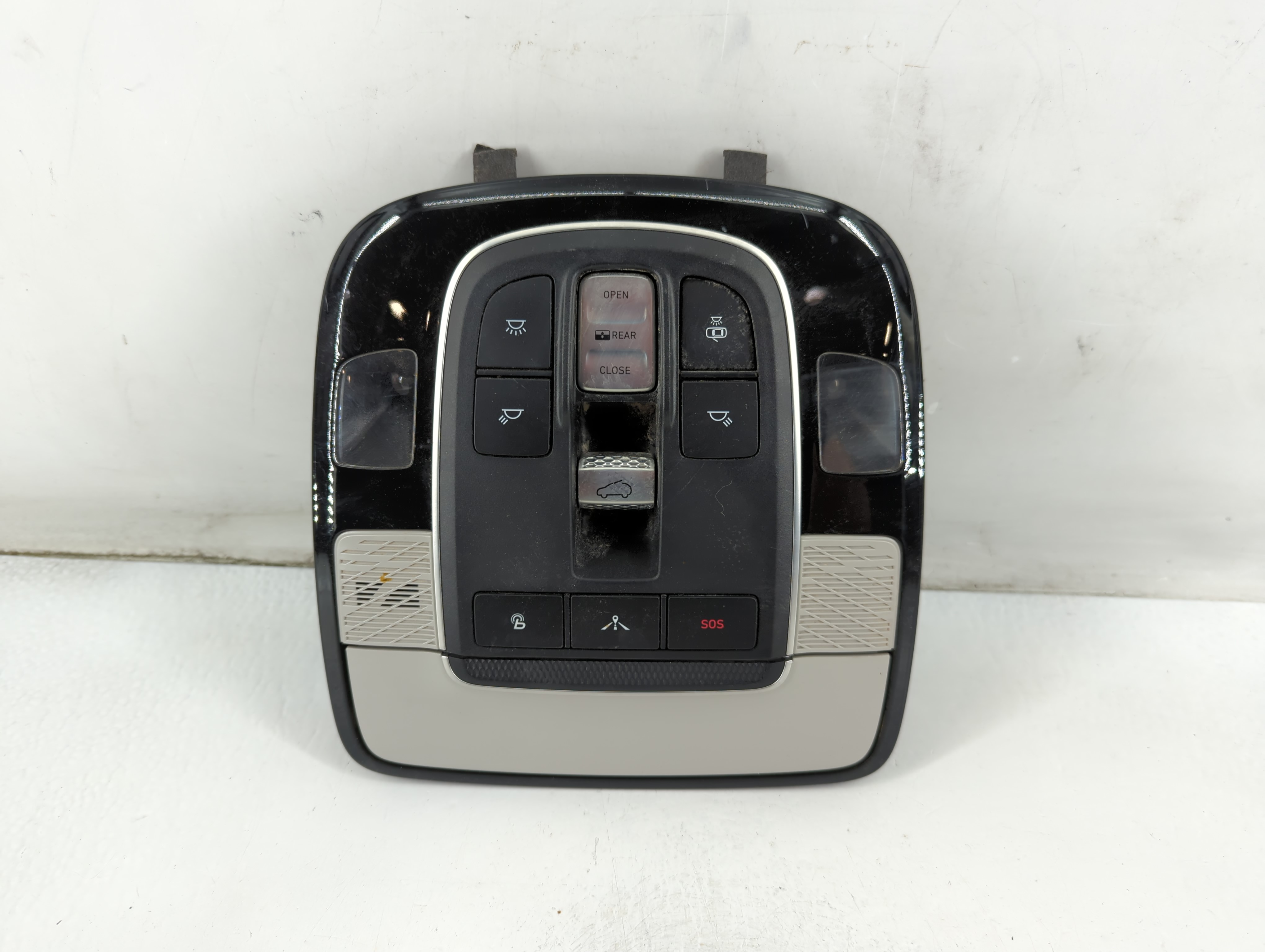 2021 Hyundai Palisade Overhead Roof Console 889135 - Oemusedautoparts1.com