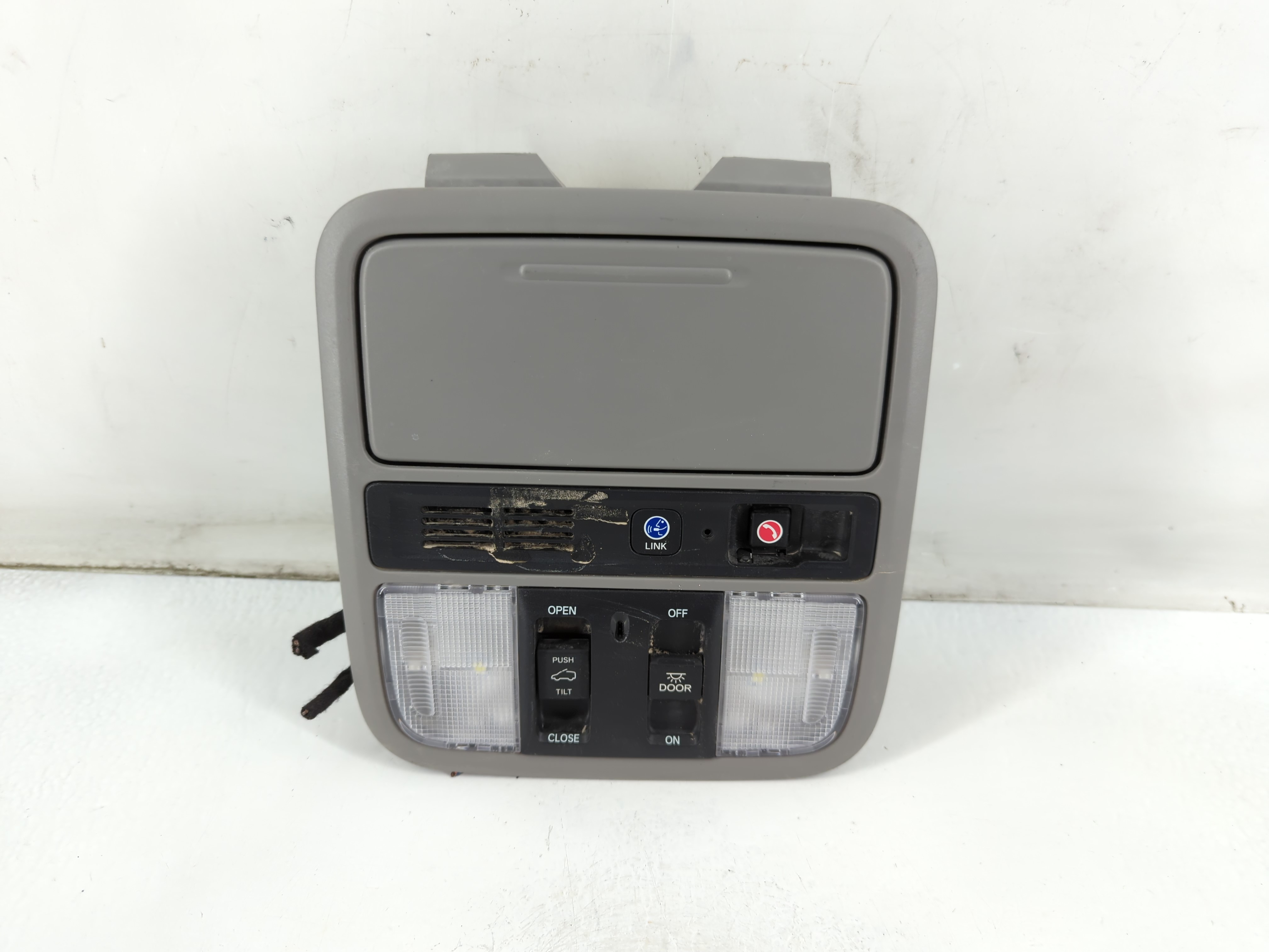 2019 Honda Odyssey Overhead Roof Console 889145 - Oemusedautoparts1.com
