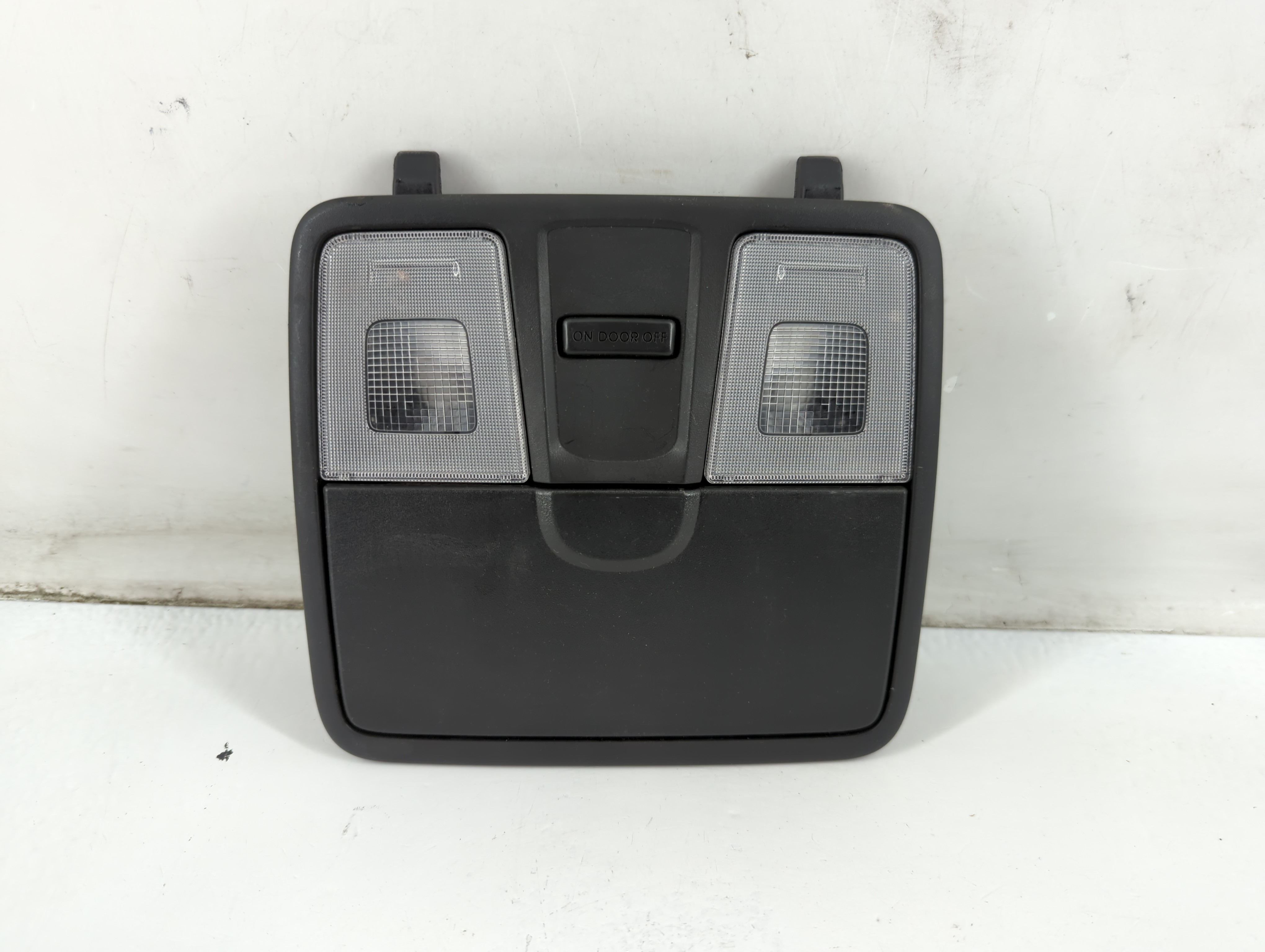 2017 Hyundai Veloster Overhead Roof Console 889148 - Oemusedautoparts1.com