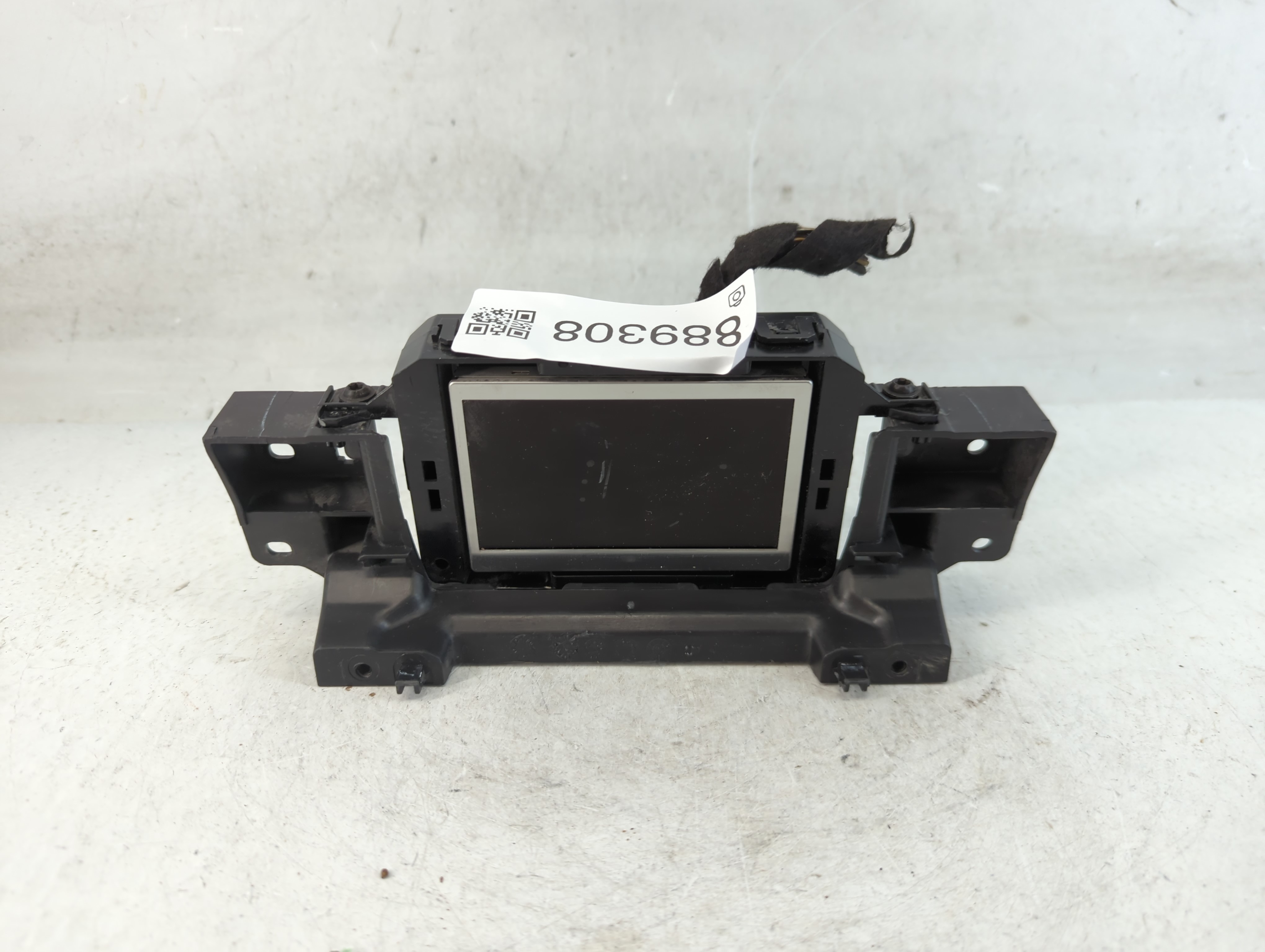 2015-2018 Ford Focus Information Display Screen 889308 - Oemusedautoparts1.com