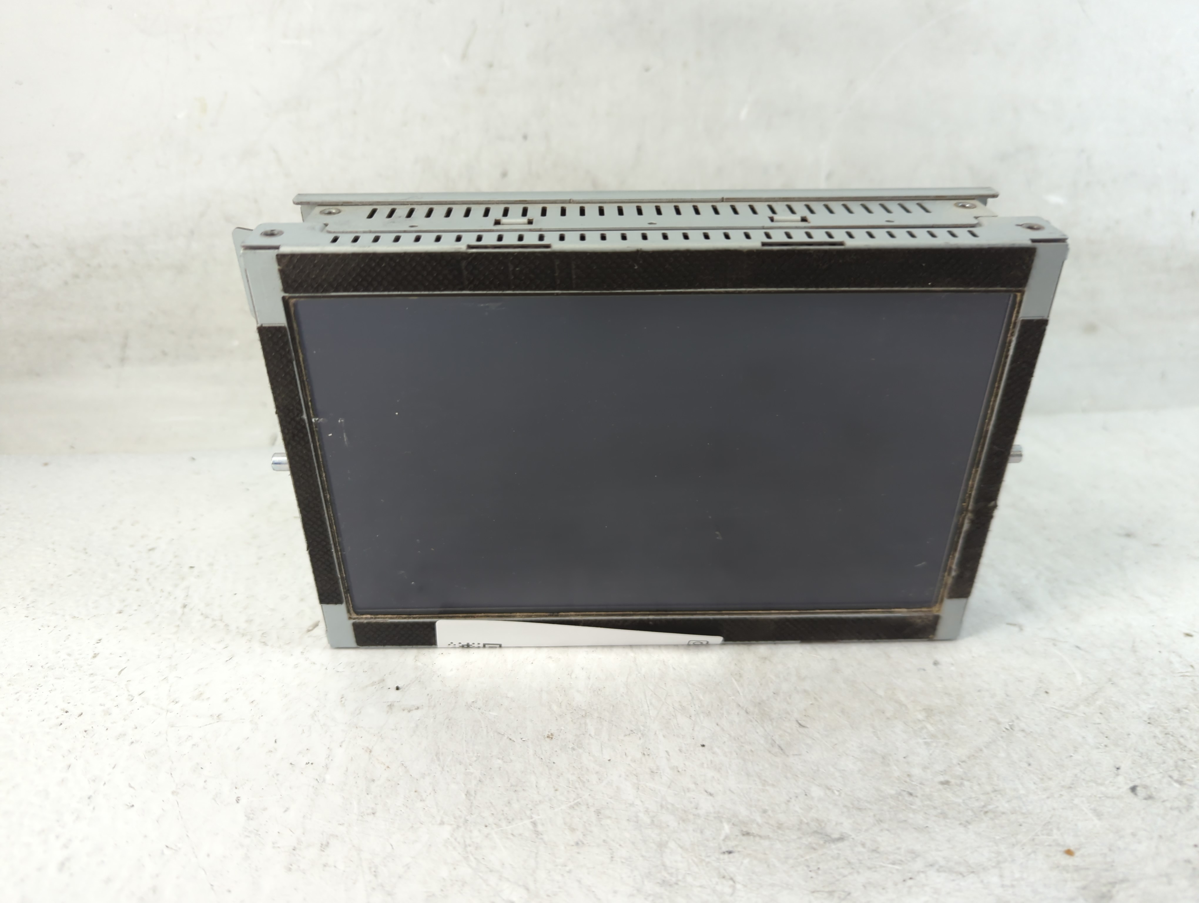 2017-2017 Genesis G80 Information Display Screen 889312 - Oemusedautoparts1.com