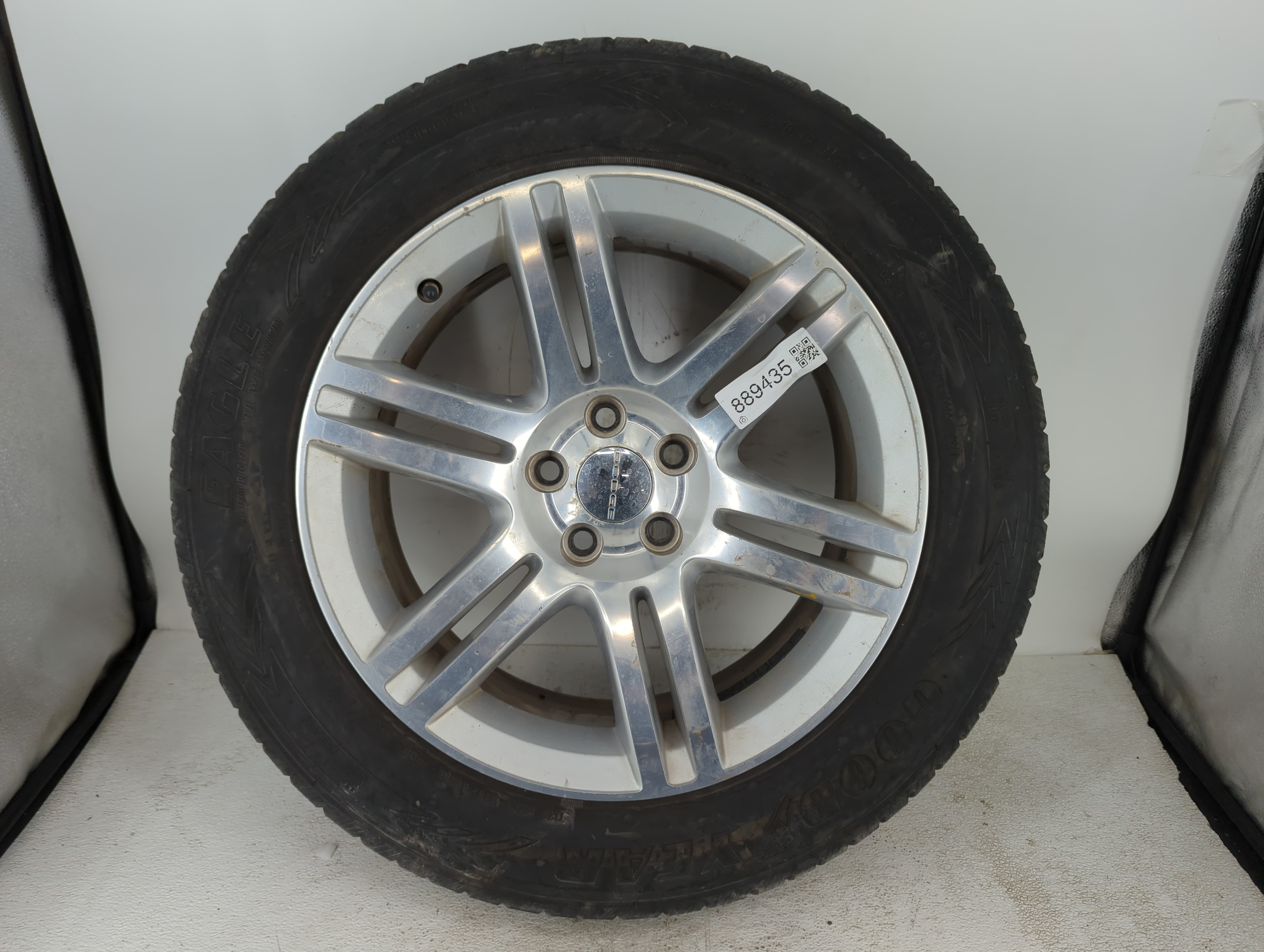 Picture of 2015-2018 Dodge Charger Spare Donut Tire Wheel Rim Oem 889435