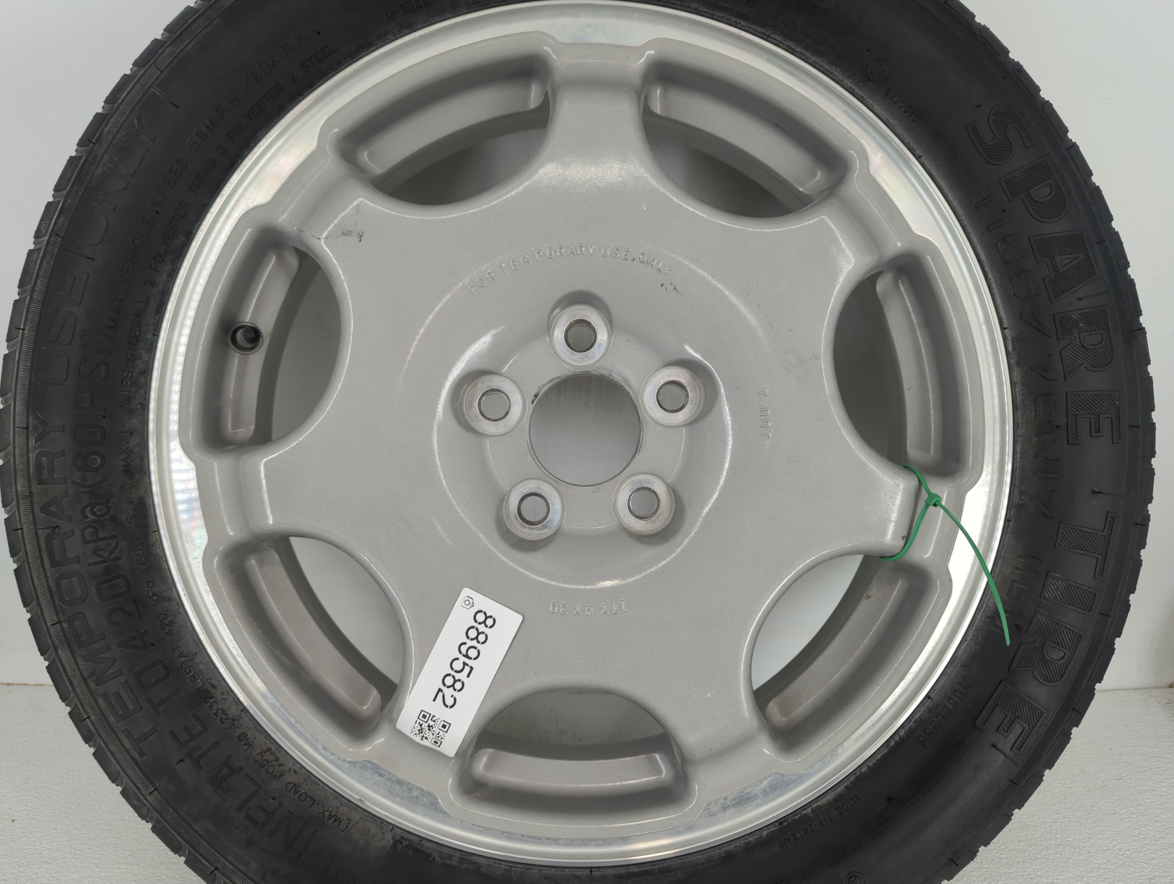 Picture of 2021-2022 Ford Bronco Spare Donut Tire Wheel Rim Oem 889582