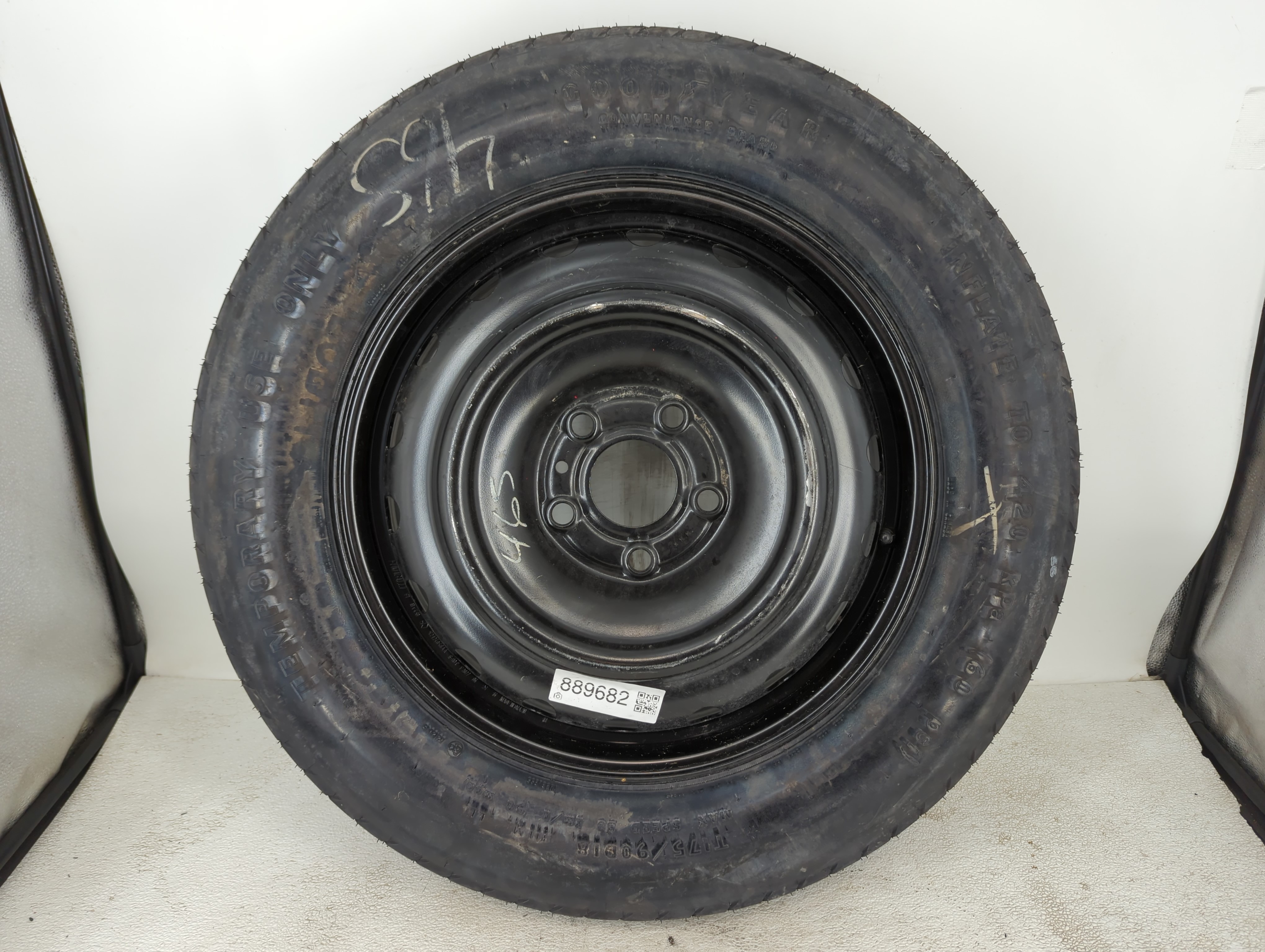 2011-2020 Jeep Grand Cherokee Spare Donut Tire Wheel Rim Oem 889682 - Oemusedautoparts1.com