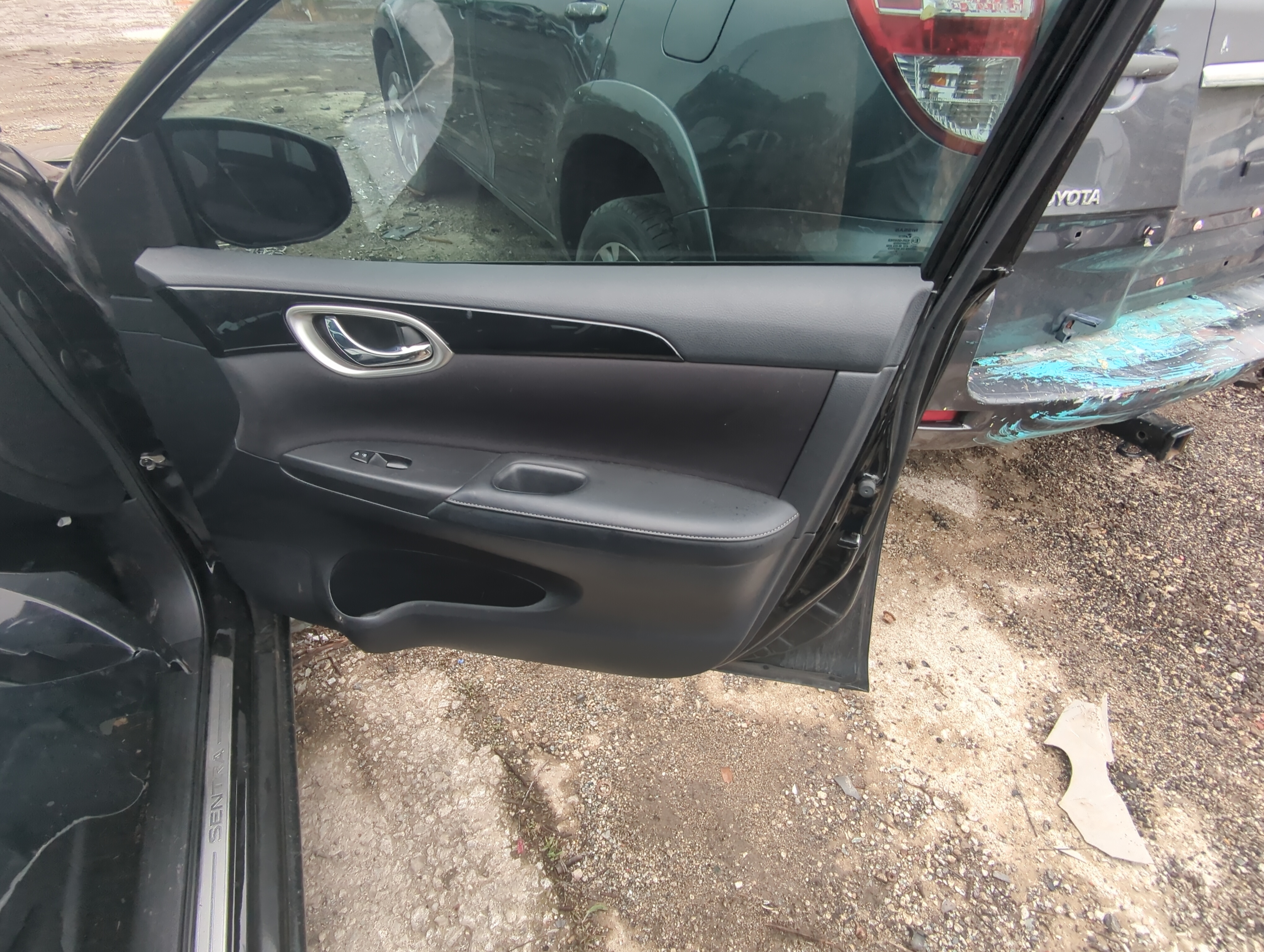 Picture of 2019 Nissan Sentra Front Right Passenger Interior Door Panel Trim 890347
