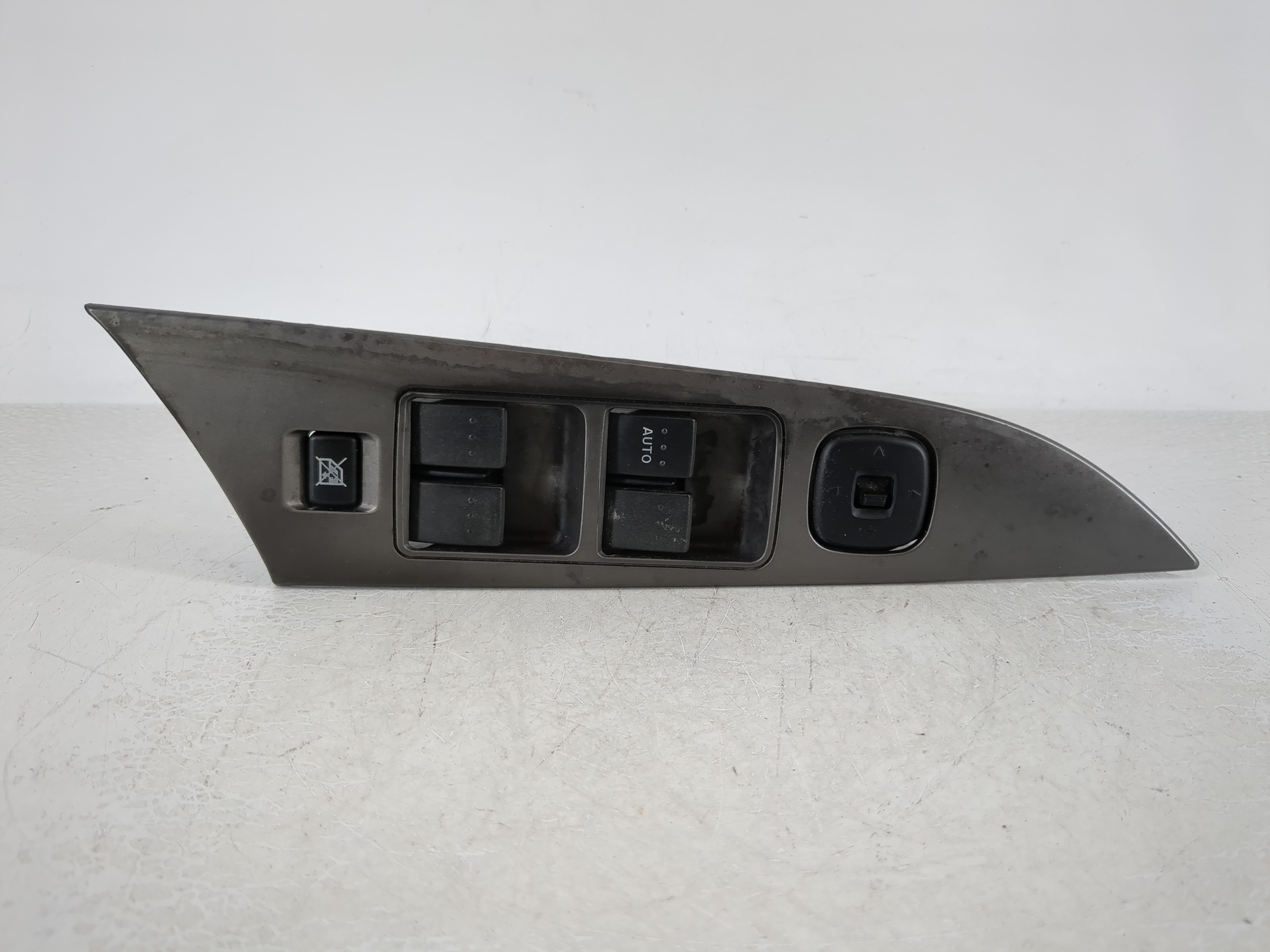 Picture of 2004-2009 Mazda 3 Driver Left Door Master Power Window Switch 890497