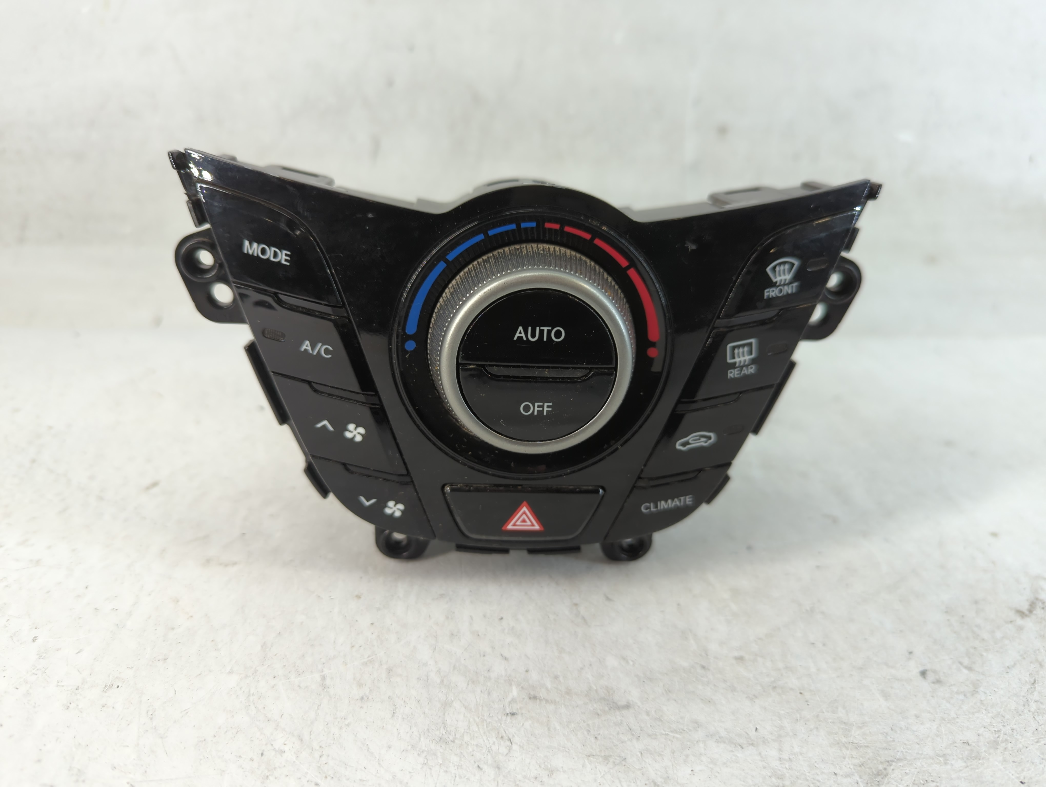 Picture of 2016-2017 Hyundai Veloster Ac Heater Climate Control Temperature Oem 890710