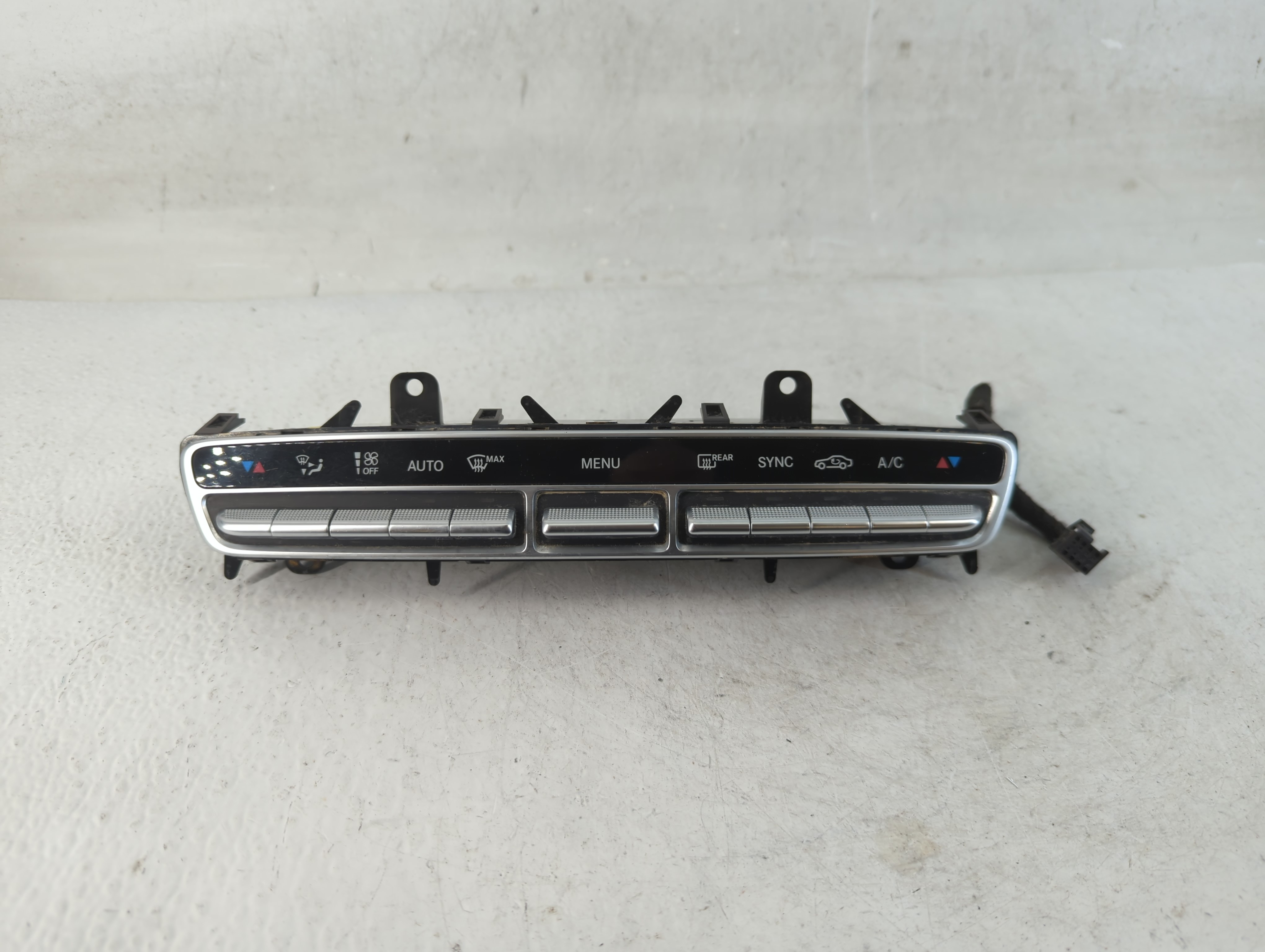 2016-2019 Mercedes-benz Glc300 Ac Heater Climate Control Temperature Oem 890784 - Oemusedautoparts1.com