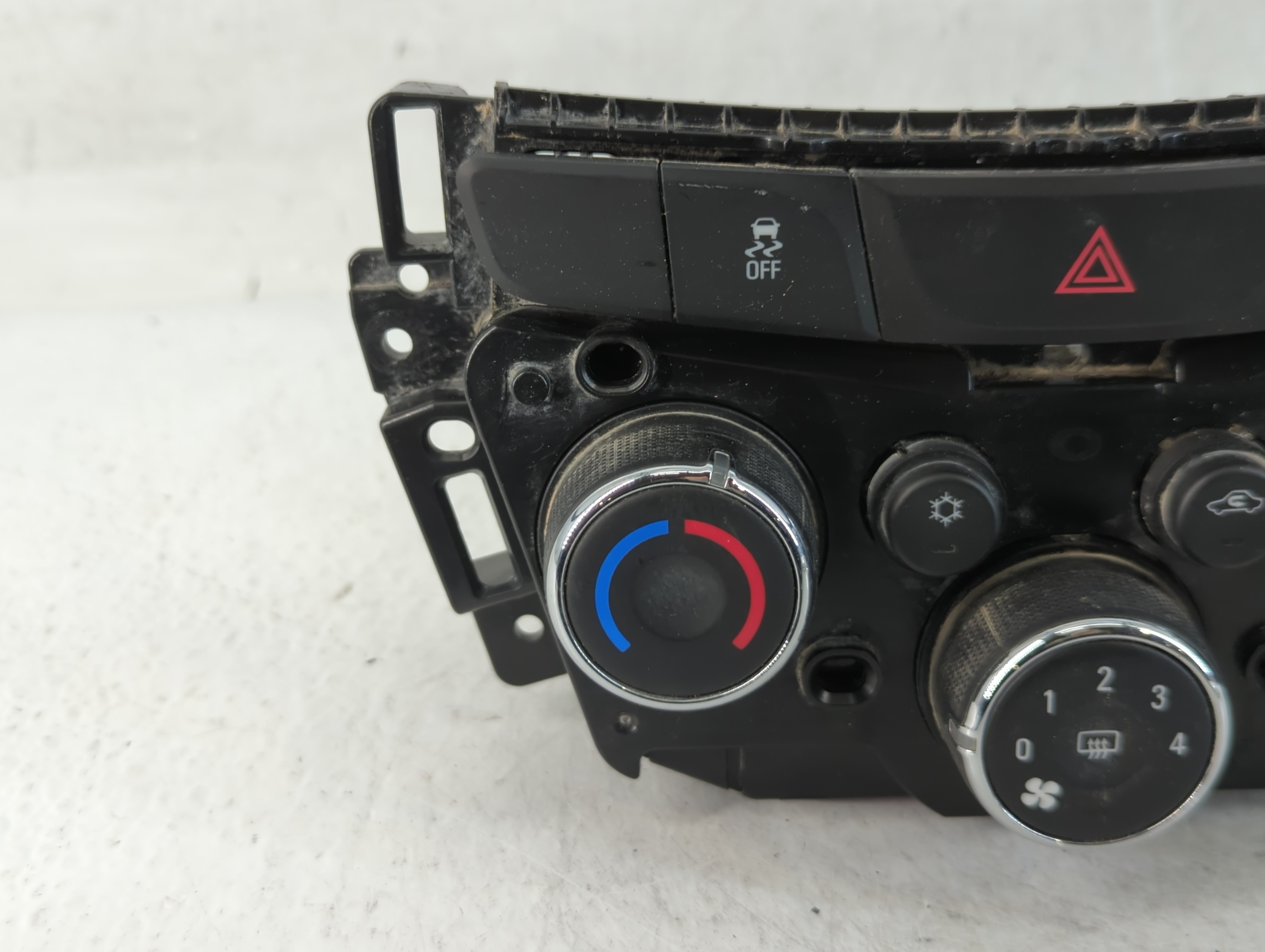 Picture of 2017-2021 Chevrolet Trax Ac Heater Climate Control 42588188 890791