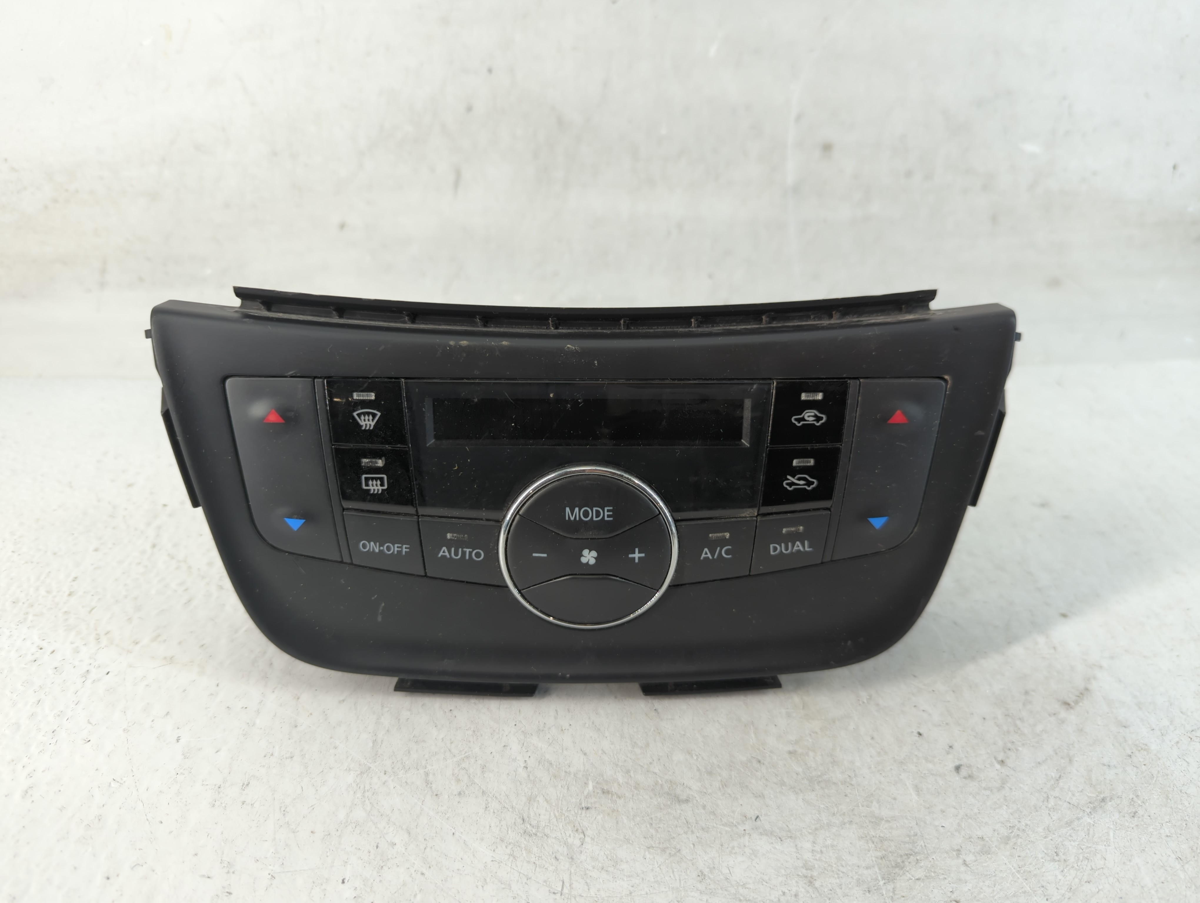 2015-2019 Nissan Sentra Ac Heater Climate Control Temperature Oem 890793 - Oemusedautoparts1.com