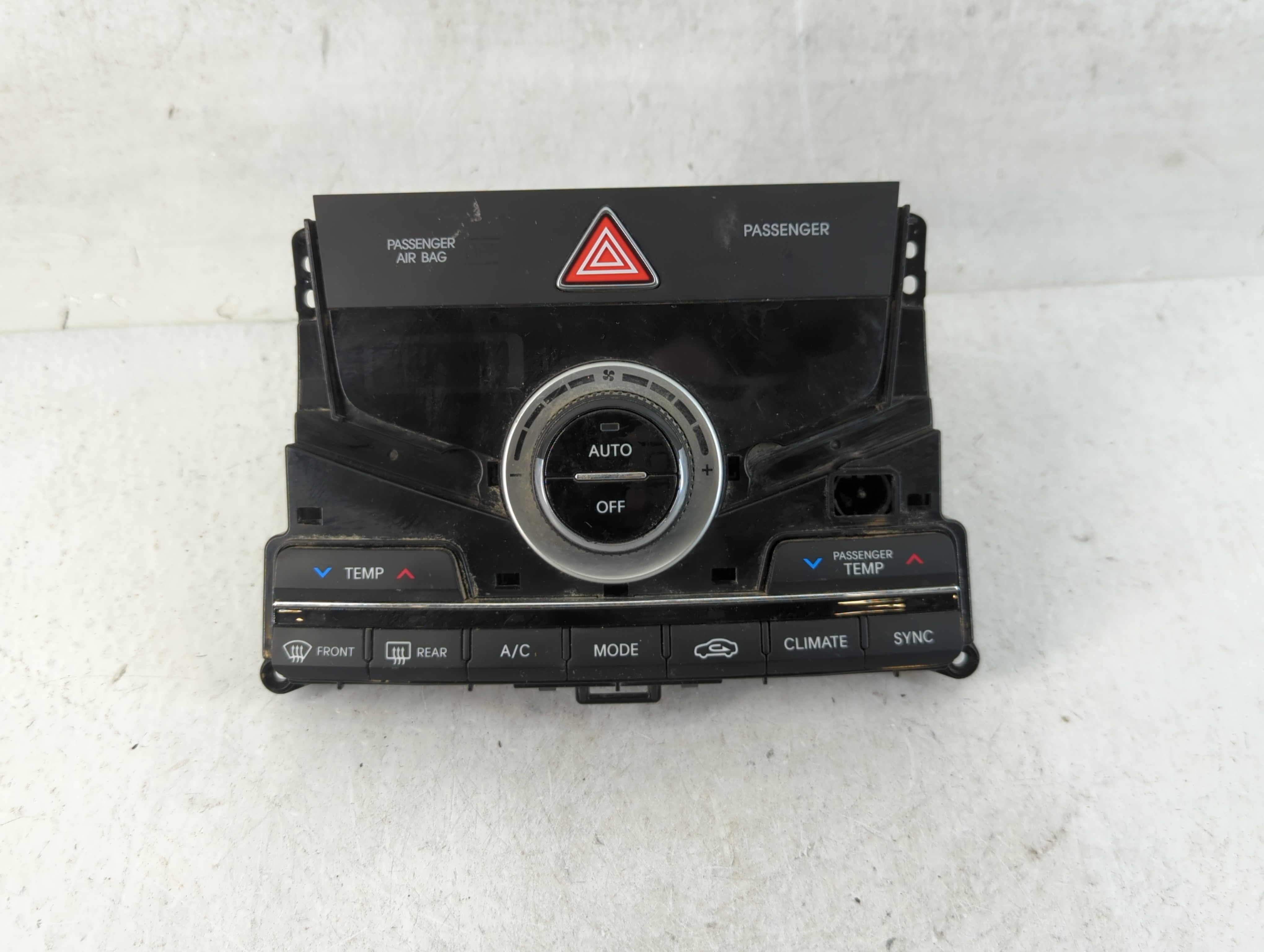 2015-2017 Hyundai Azera Ac Heater Climate Control 97250-3vgb0 890795 - Oemusedautoparts1.com