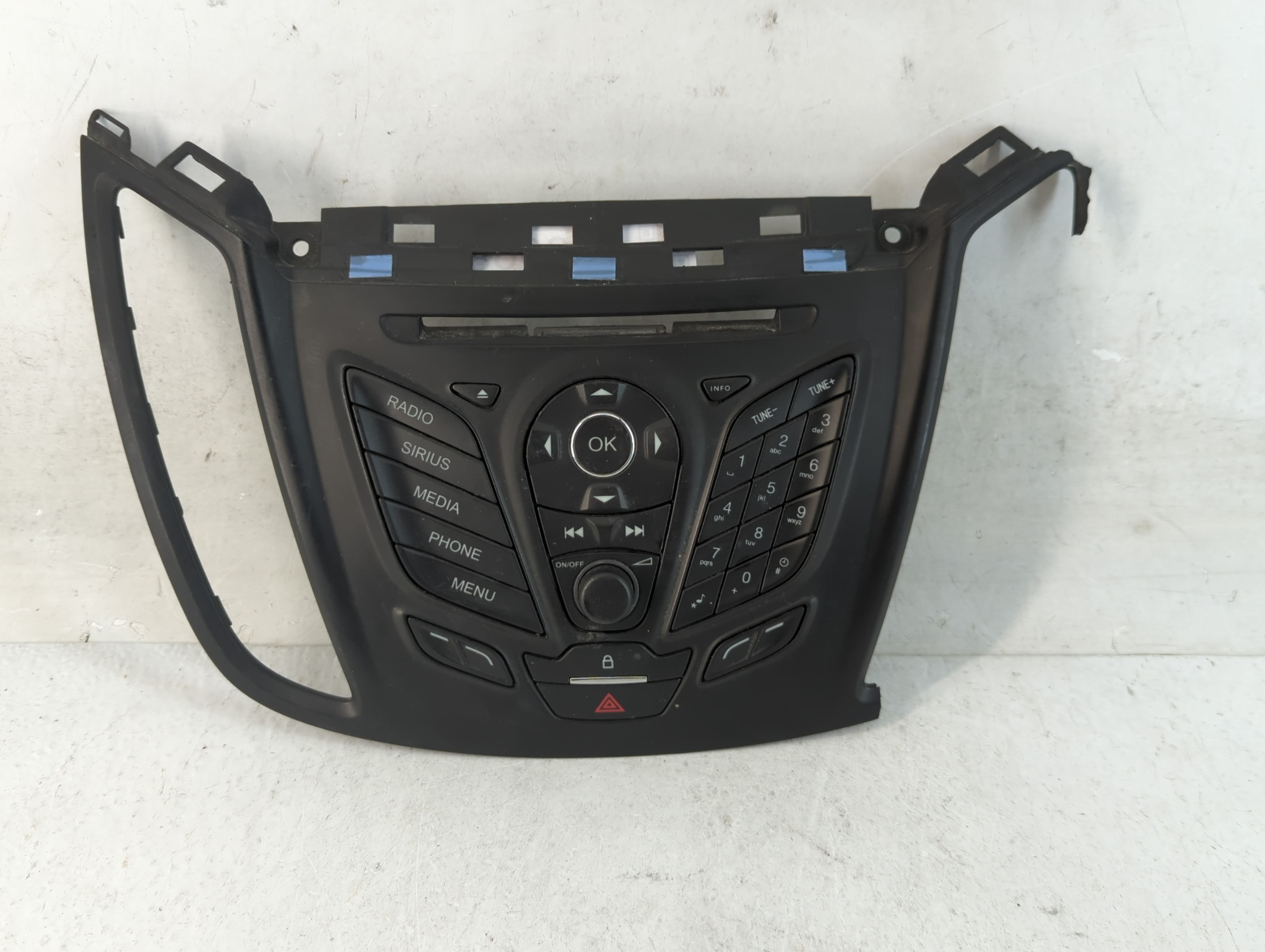 2013-2016 Ford Escape Am Fm Cd Player Radio Receiver 890962 - Oemusedautoparts1.com