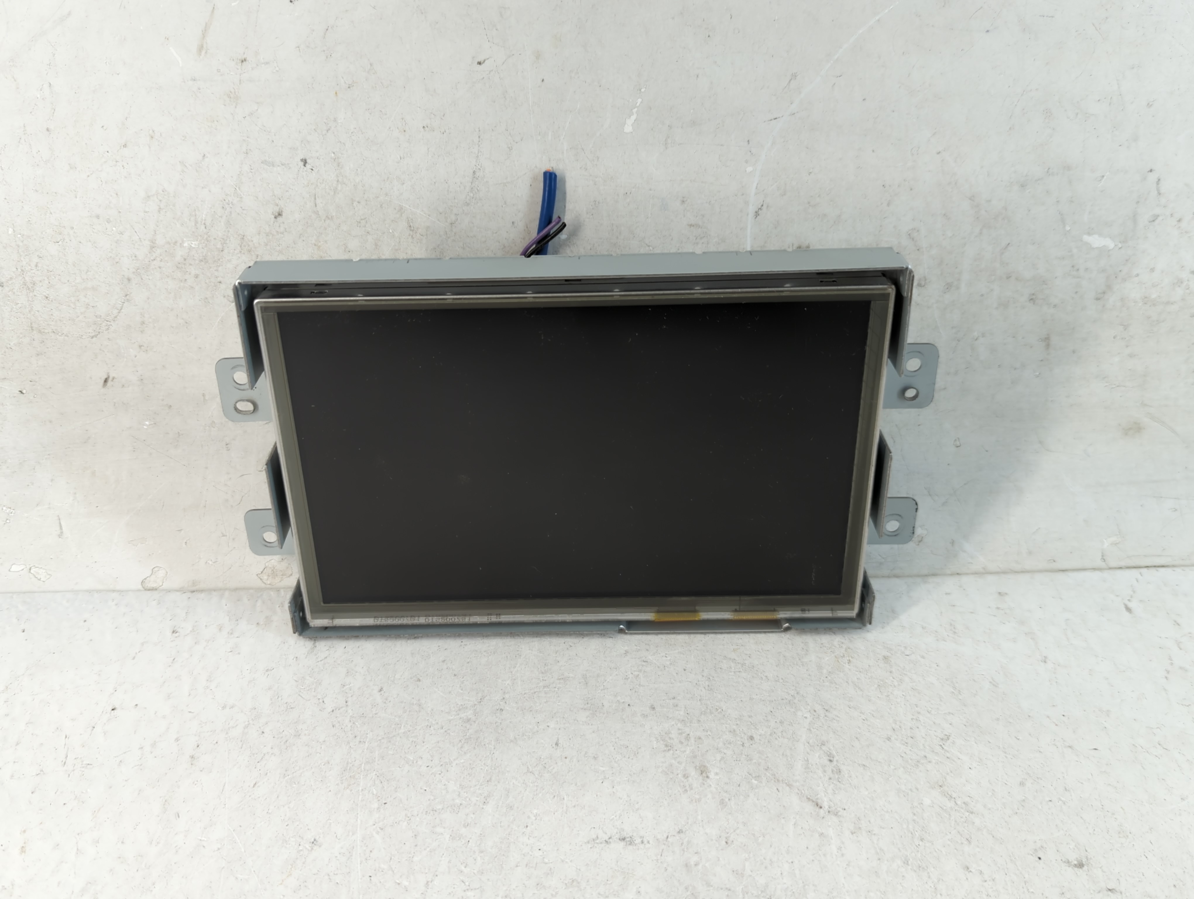 Land Rover Range Rover Evoque Information Display Screen 890981 - Oemusedautoparts1.com