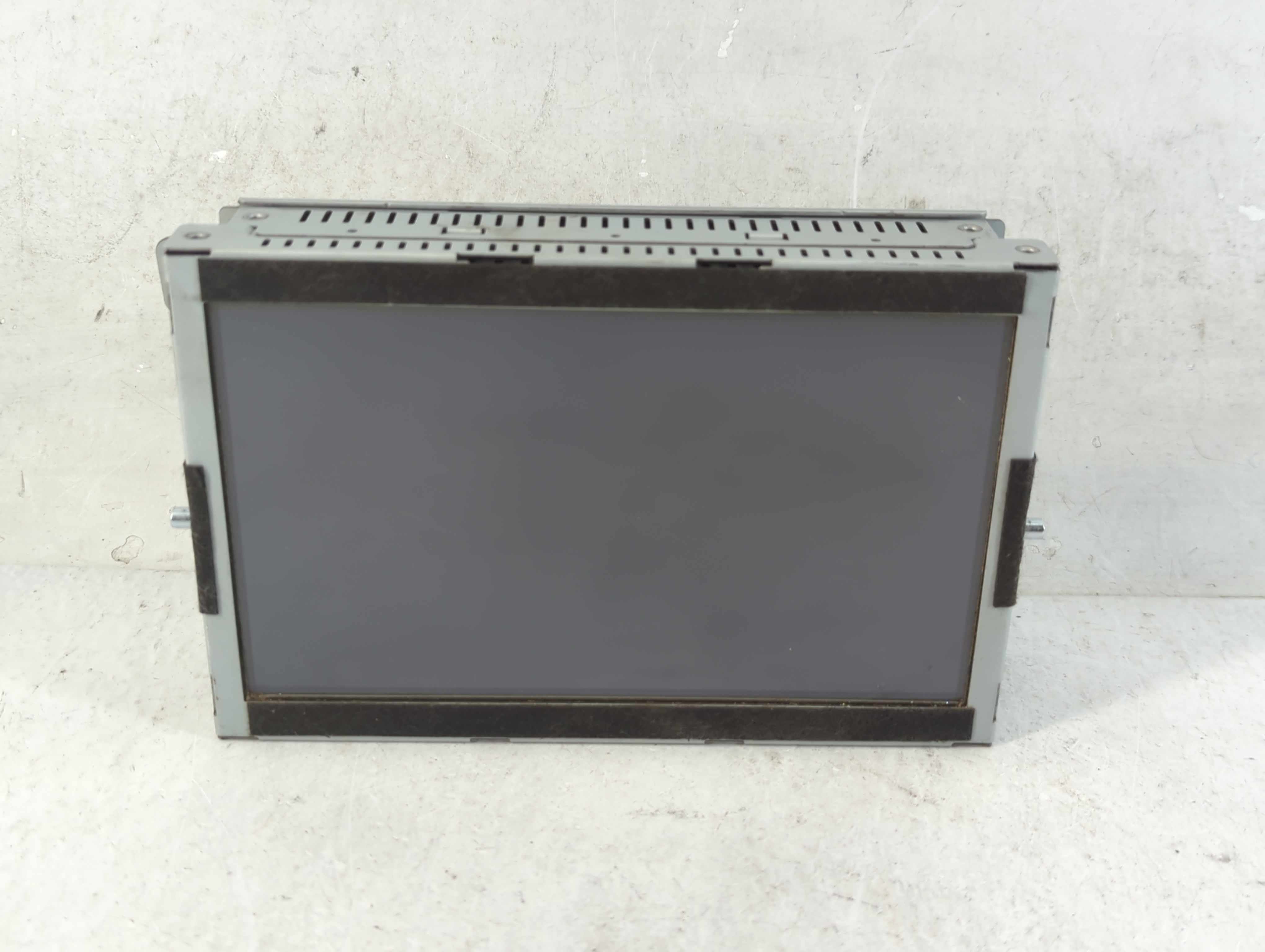 2013-2014 Hyundai Genesis Information Display Screen 890992 - Oemusedautoparts1.com
