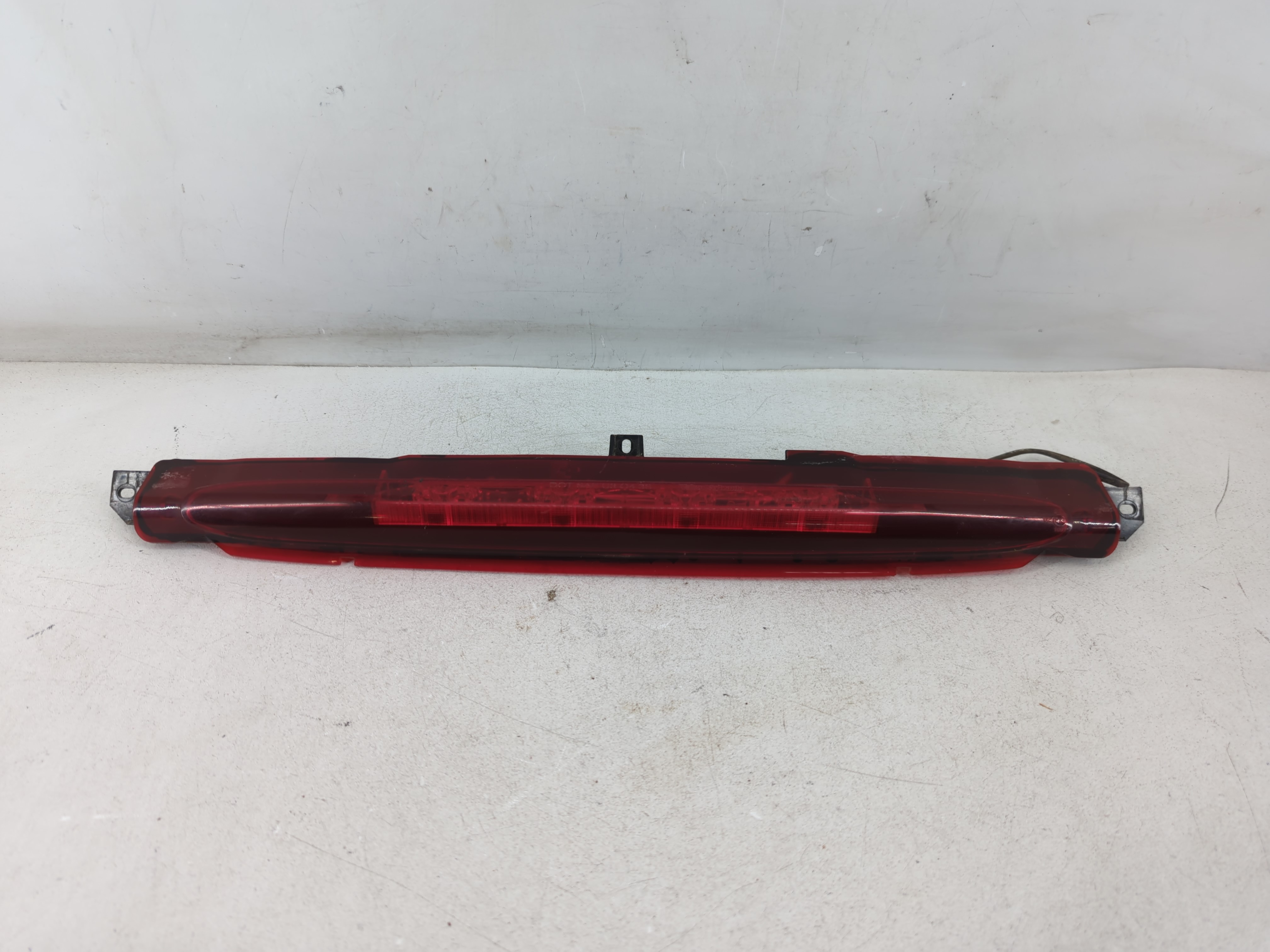 Picture of 2005 Chevrolet Avalanche Third Brake Light Tail Light 891301