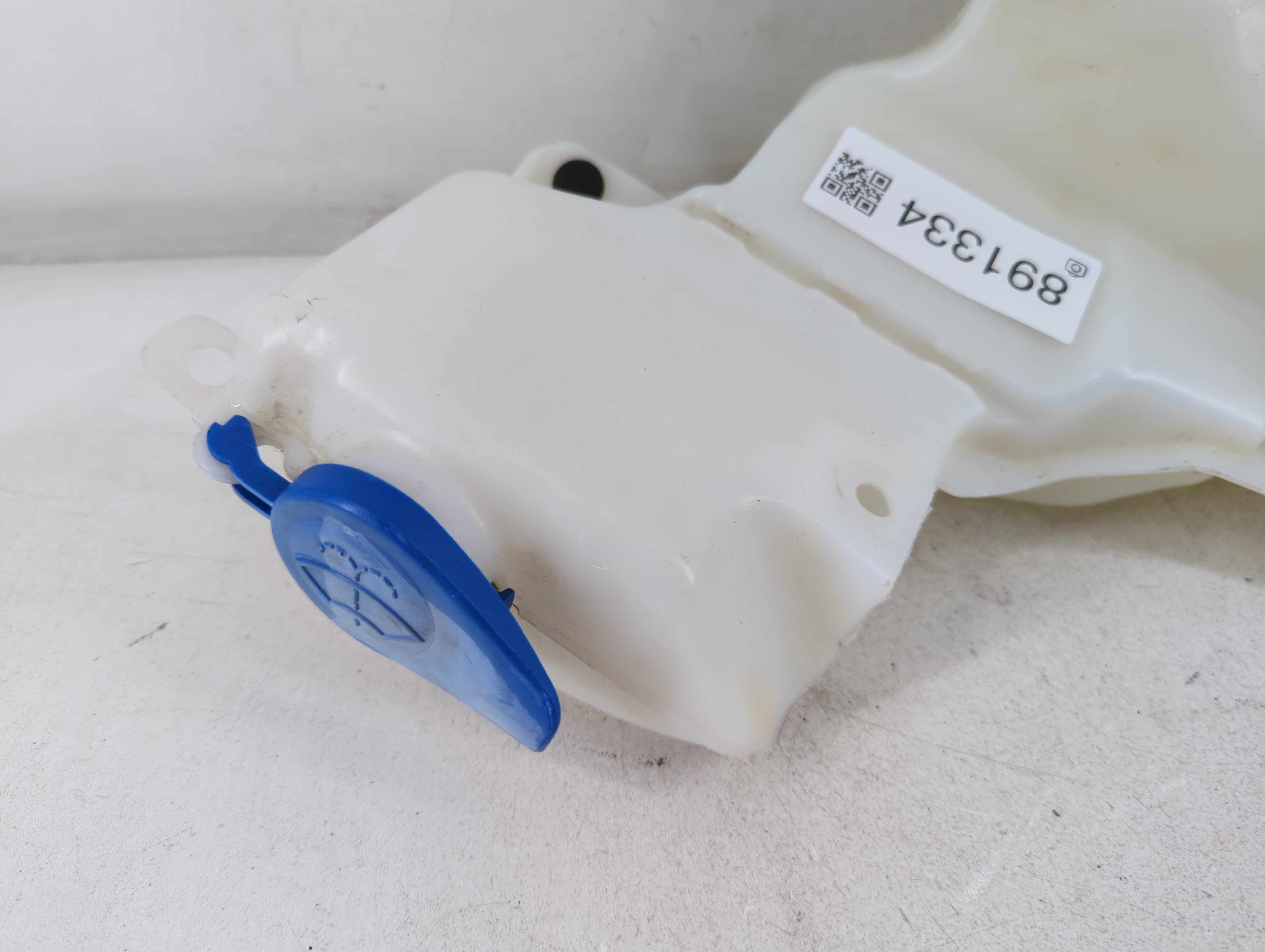 2015-2017 Ford F-150 Windshield Washer Fluid Reservoir Bottle Oem 891334 - Oemusedautoparts1.com