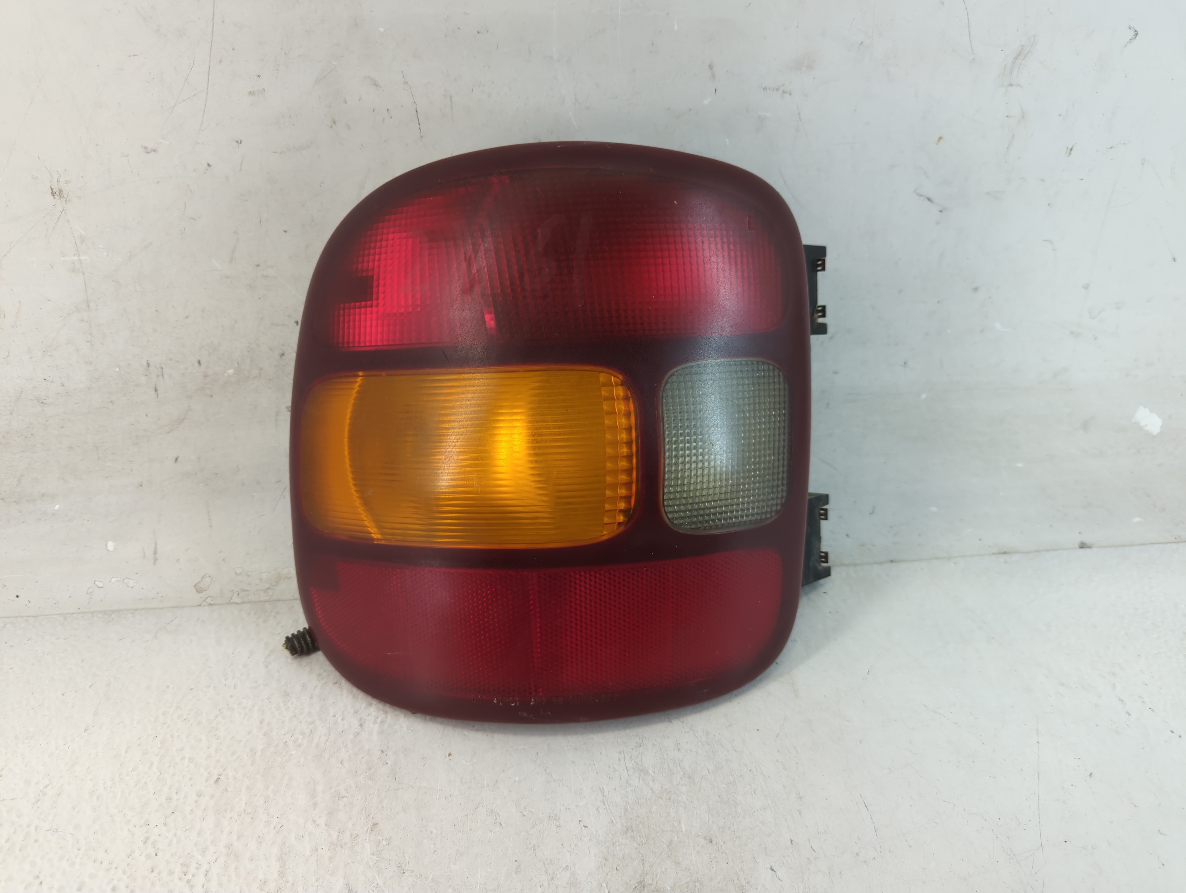 2000 Chevrolet Silverado 1500 Driver Left Side Tail Light Taillight Oem 891385 - Oemusedautoparts1.com
