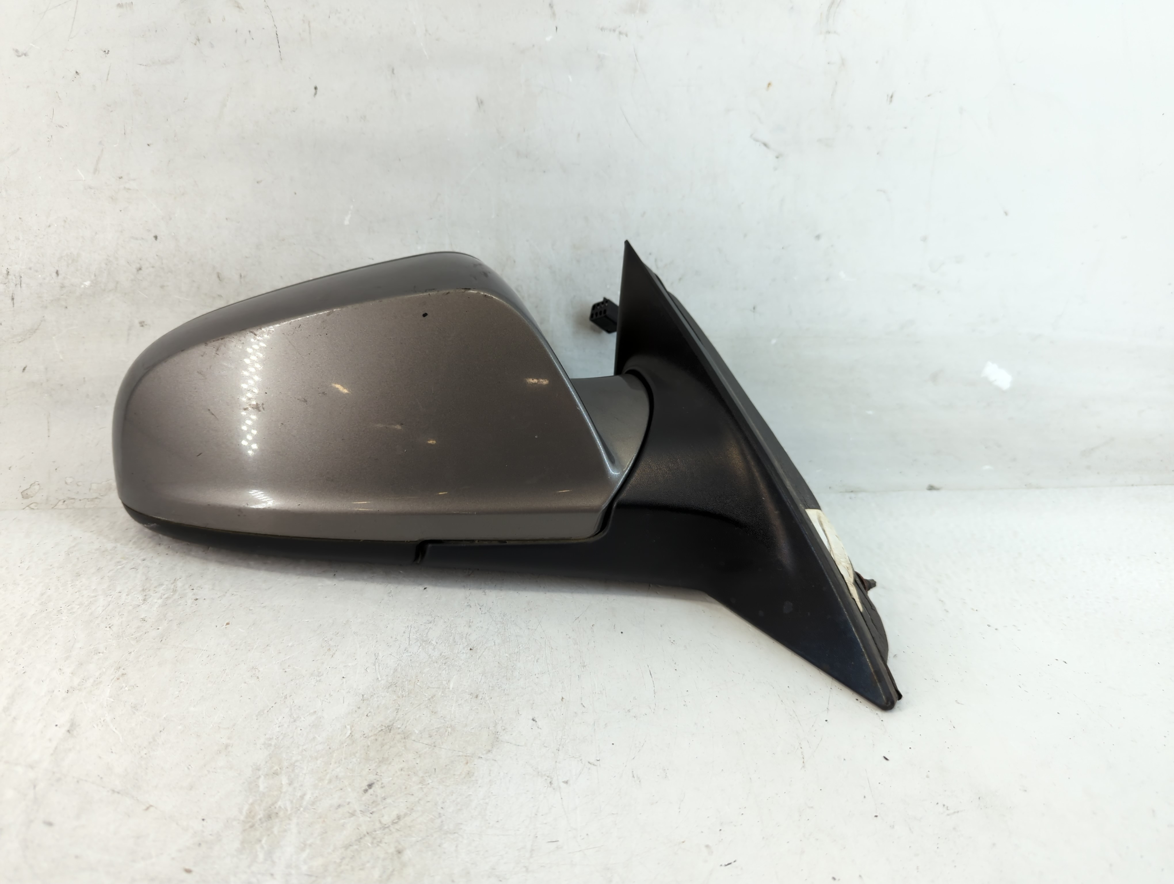 2010 Chevrolet Malibu Passenger Right Side View Manual Door Mirror Grey 891591 - Oemusedautoparts1.com