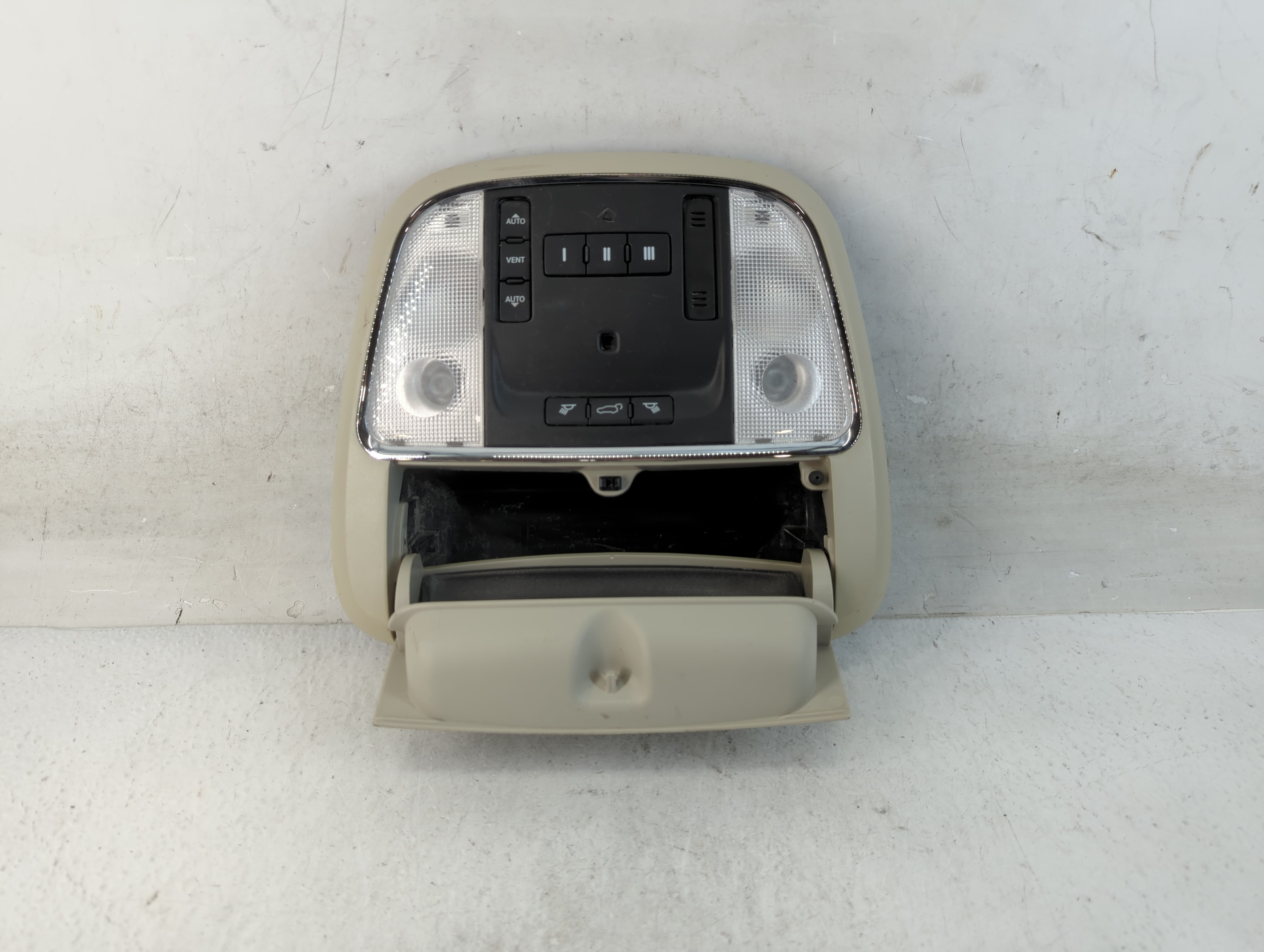 2014 Dodge Durango Overhead Roof Console 892372 - Oemusedautoparts1.com