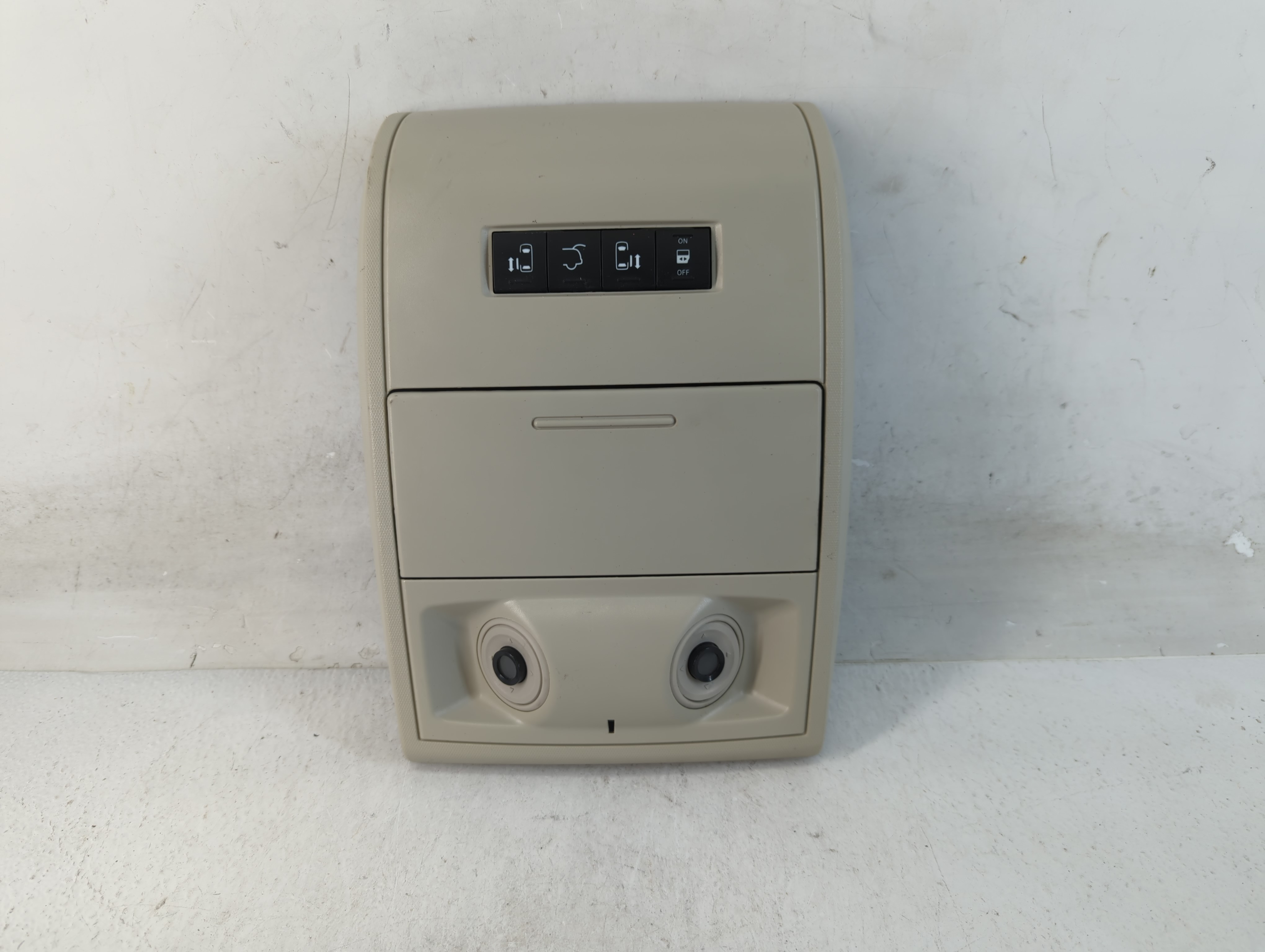2012 Chrysler Town & Country Overhead Roof Console 892380 - Oemusedautoparts1.com