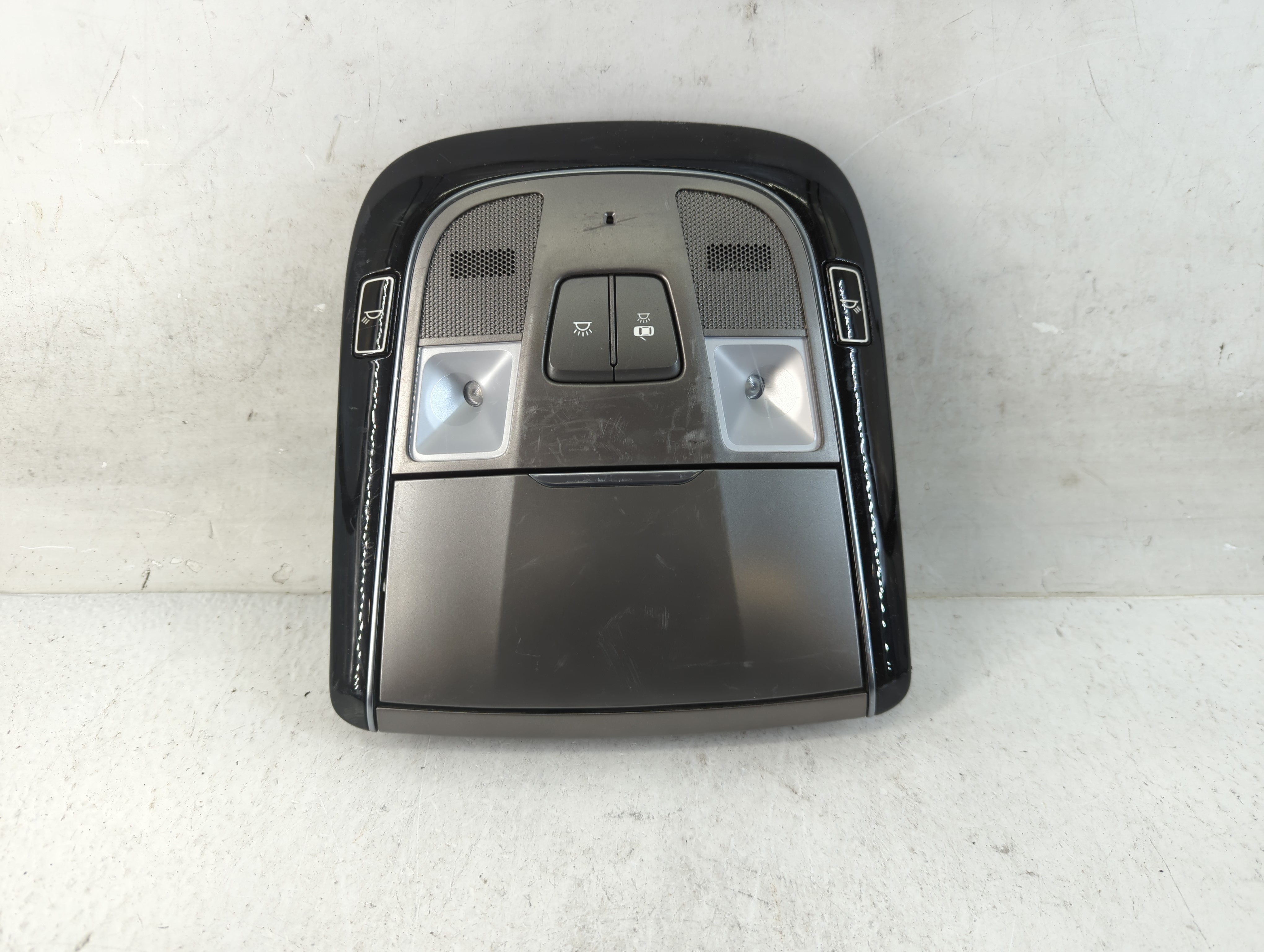 2016 Hyundai Azera Overhead Roof Console 892435 - Oemusedautoparts1.com