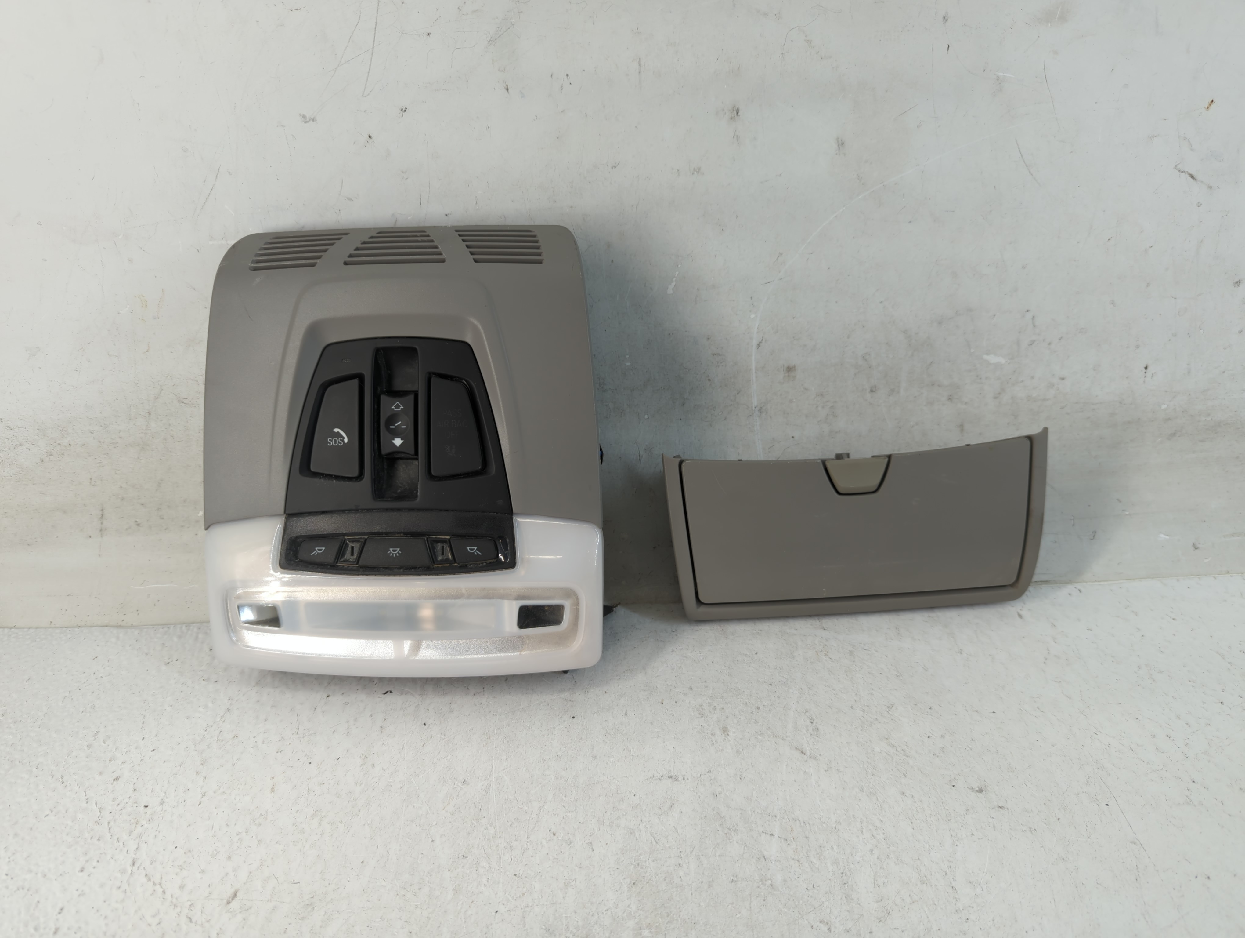 2015 Bmw 328i Overhead Roof Console 892437 - Oemusedautoparts1.com