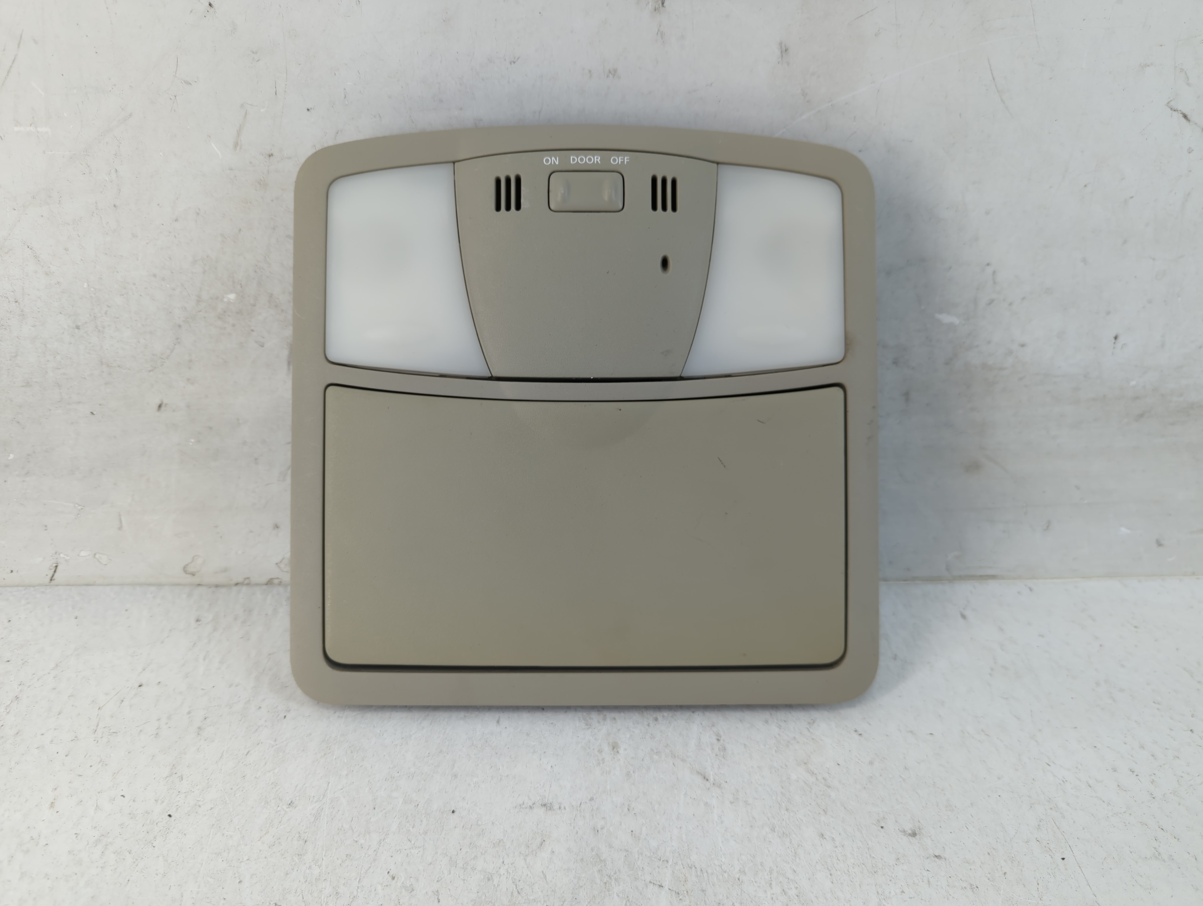 2008 Nissan Altima Overhead Roof Console 892441 - Oemusedautoparts1.com