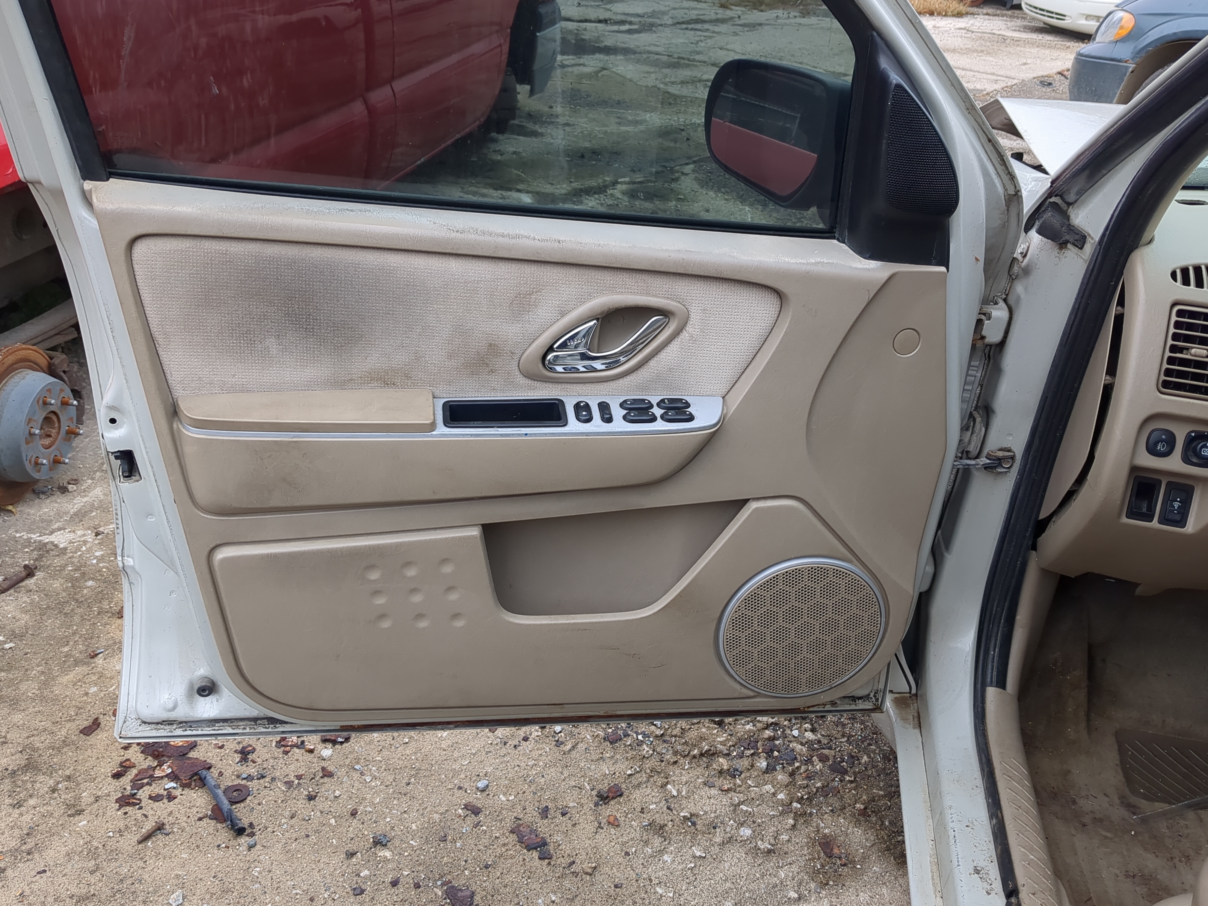 2007 Mercury Mariner Front Left Driver Interior Door Panel Trim 892728 - Oemusedautoparts1.com