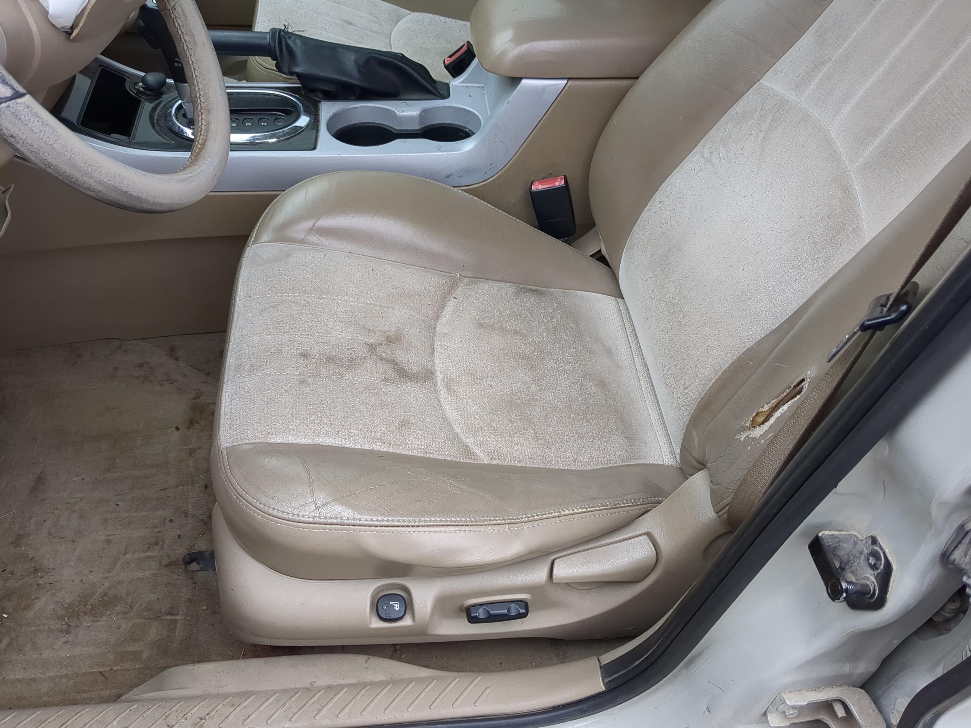 Picture of 2005-2007 Mercury Mariner Driver Front Seat Oem 892770