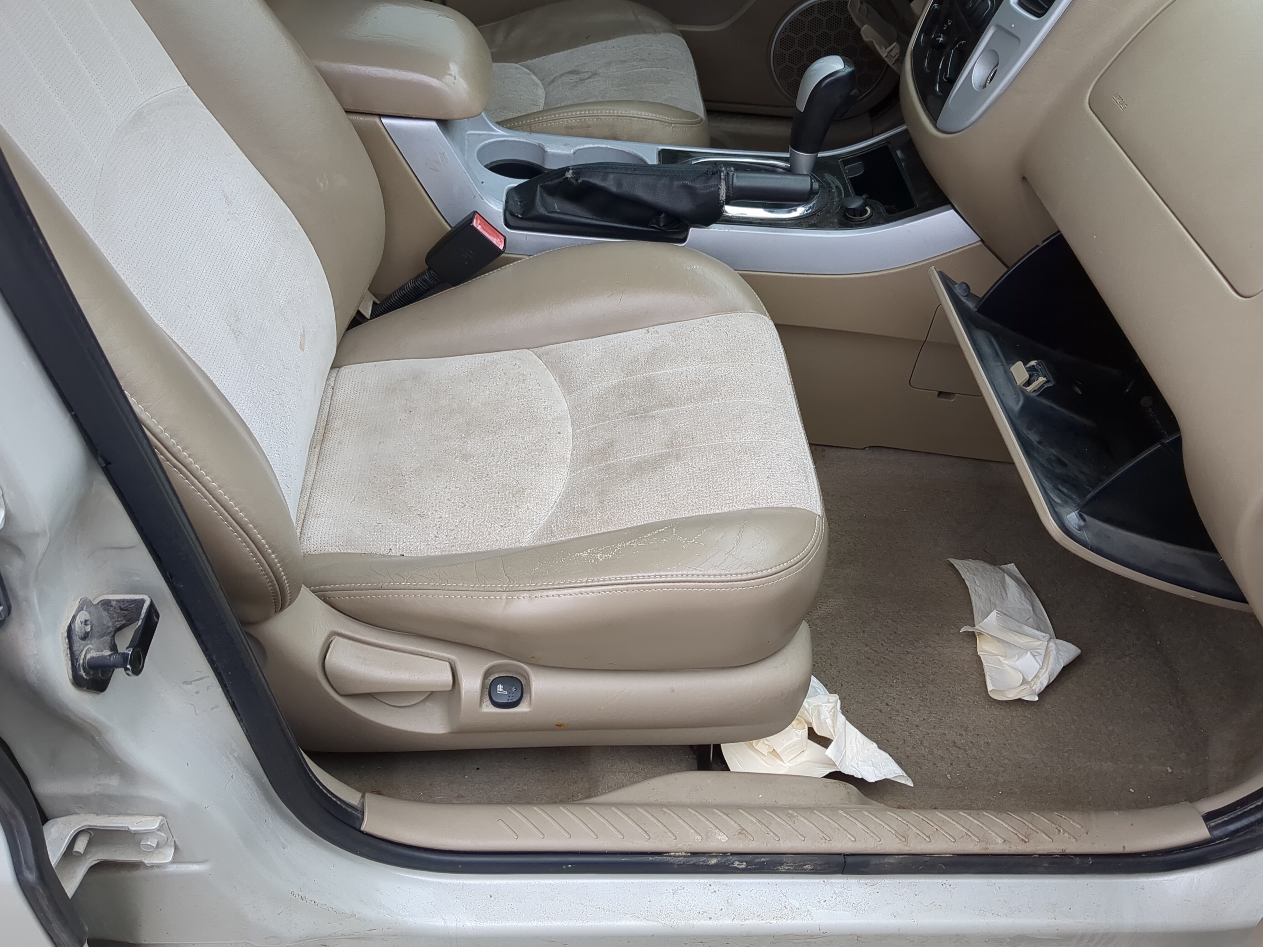 Picture of 2005-2007 Mercury Mariner Passenger Front Seat Oem 892771