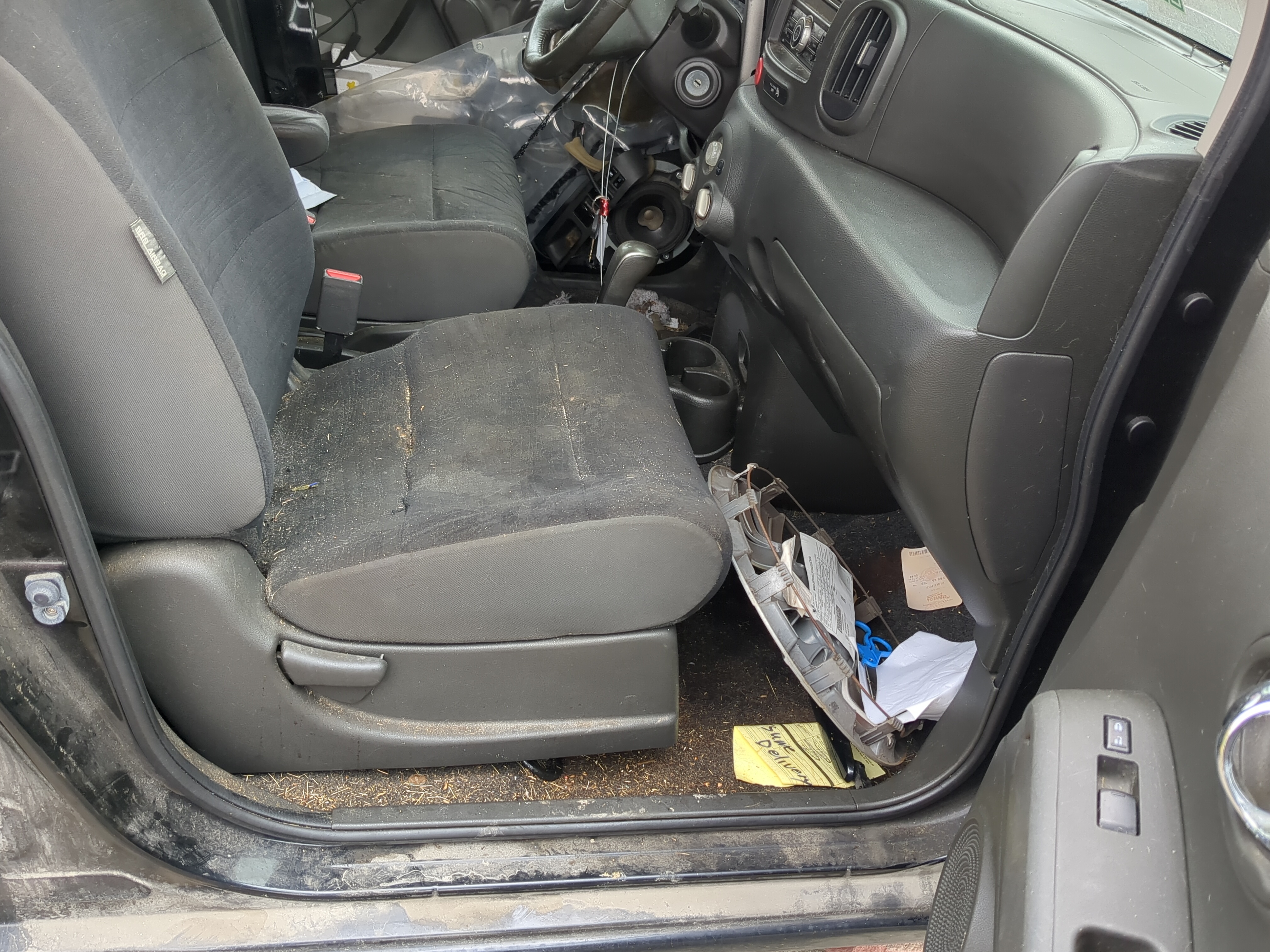 Picture of 2011-2014 Nissan Cube Passenger Front Seat Oem 893221