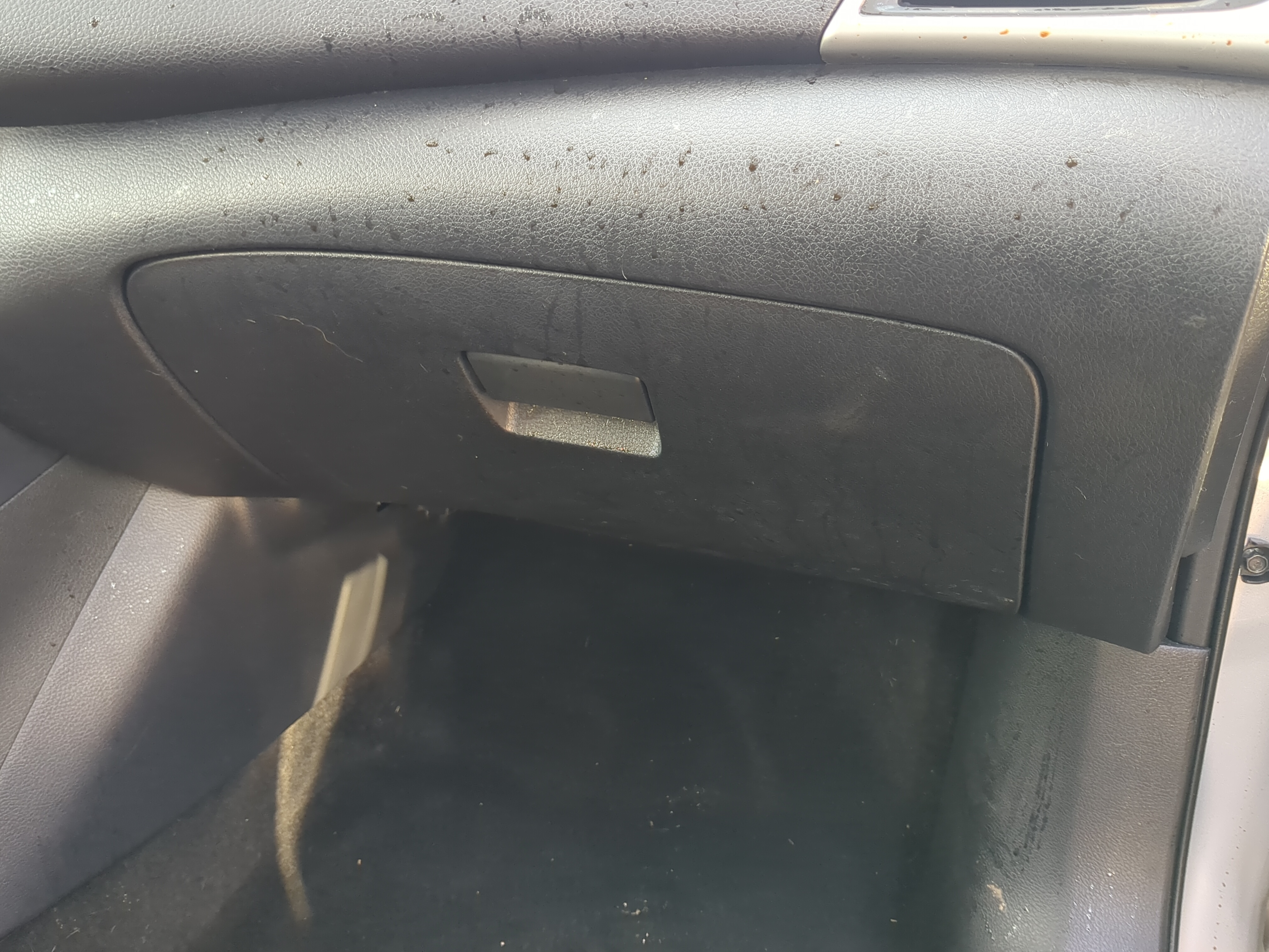 2018 Nissan Sentra Passenger Glove Box Door Storage Compartment 893537 - Oemusedautoparts1.com