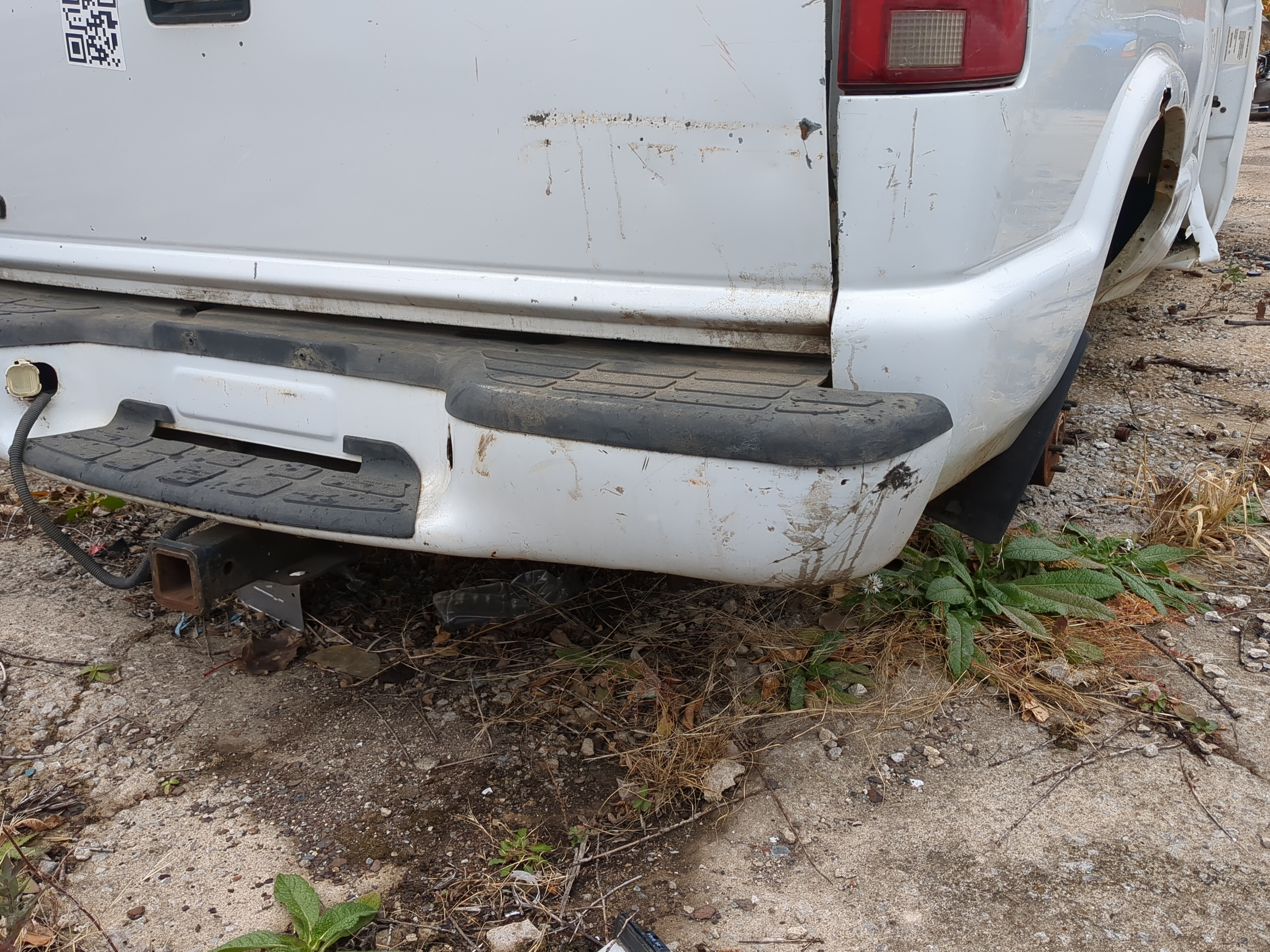 Chevrolet Blazer S10/jimmy S15 Rear Bumper Assembly Oem 893789 - Oemusedautoparts1.com