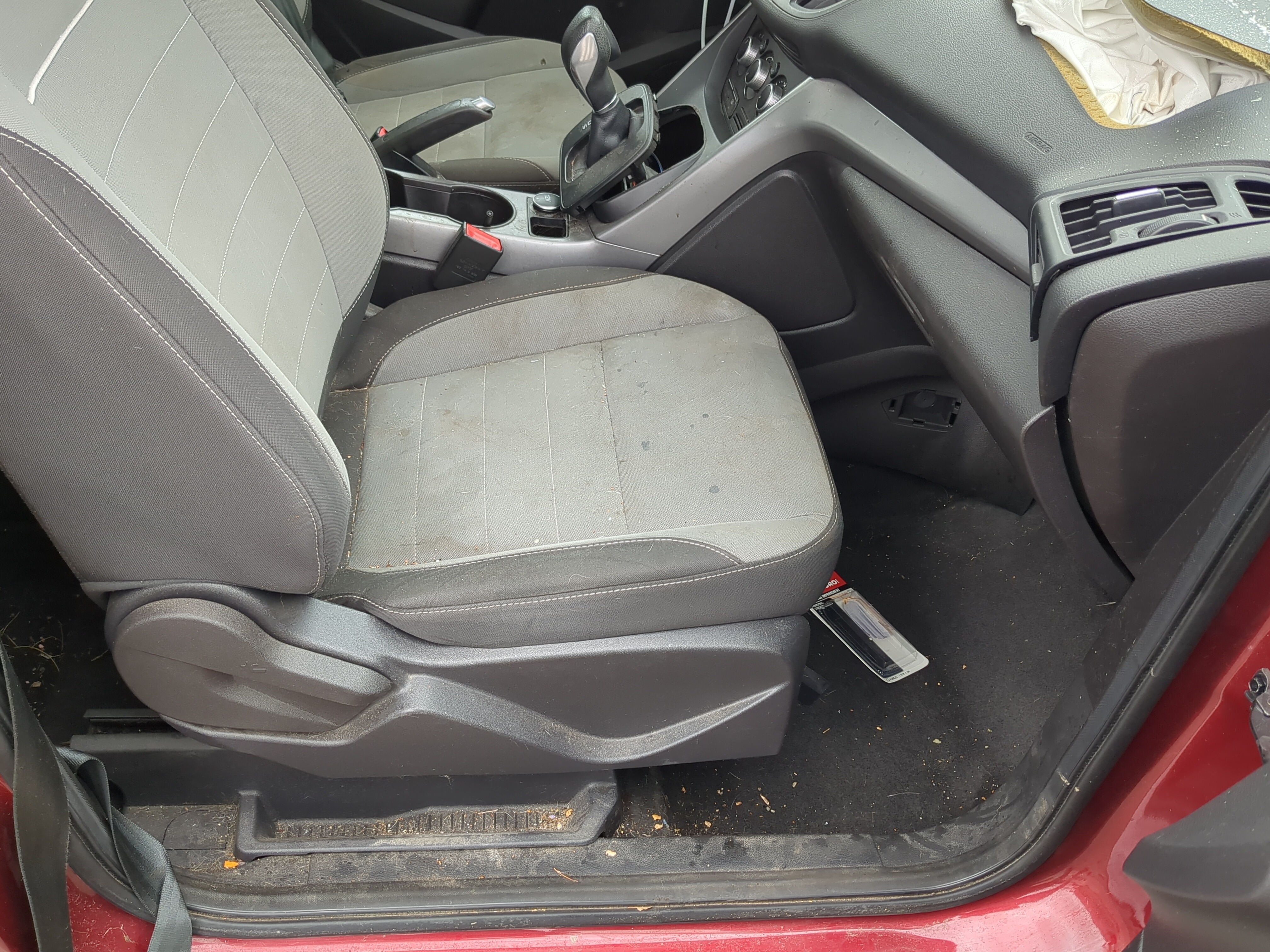 Picture of 2013-2015 Ford Escape Passenger Front Seat Oem 894236