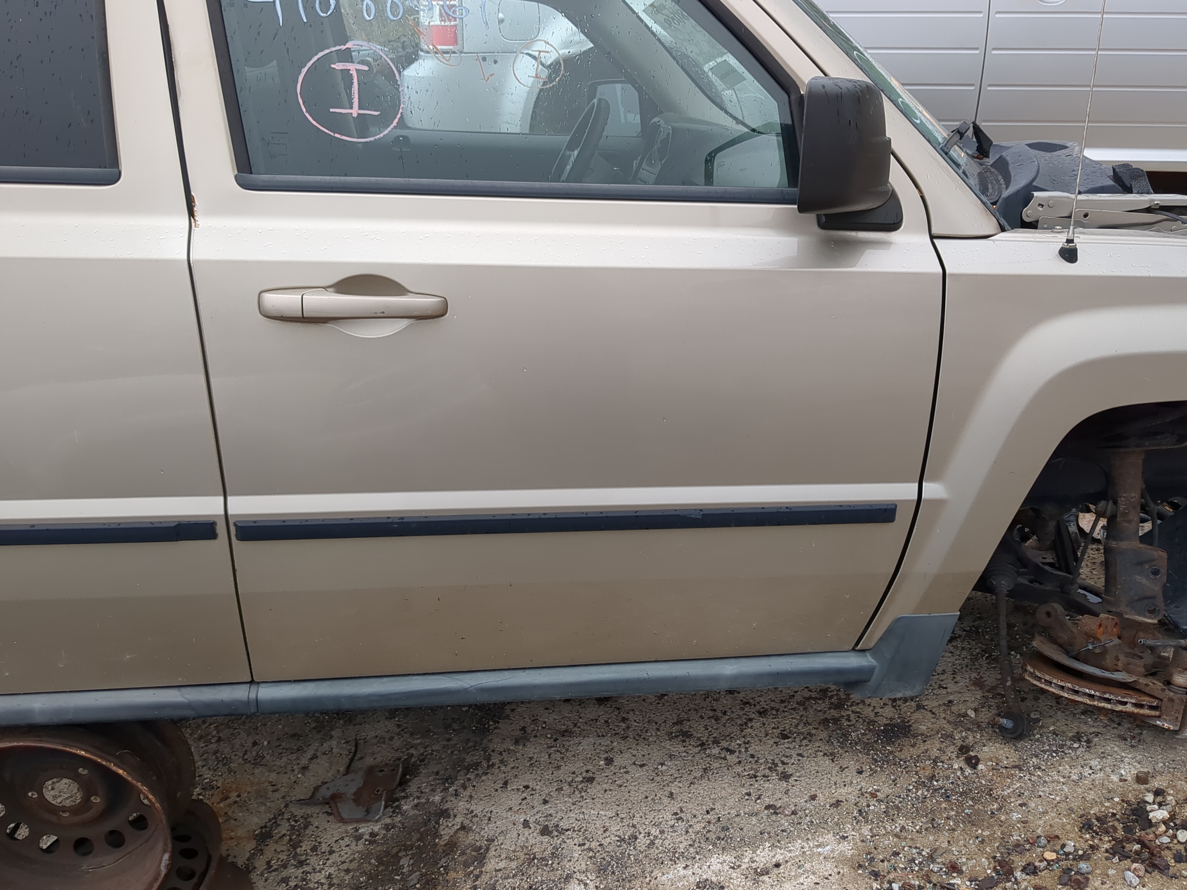 2007-2010 Jeep Patriot Passenger Front Door Oem 894542 - Oemusedautoparts1.com