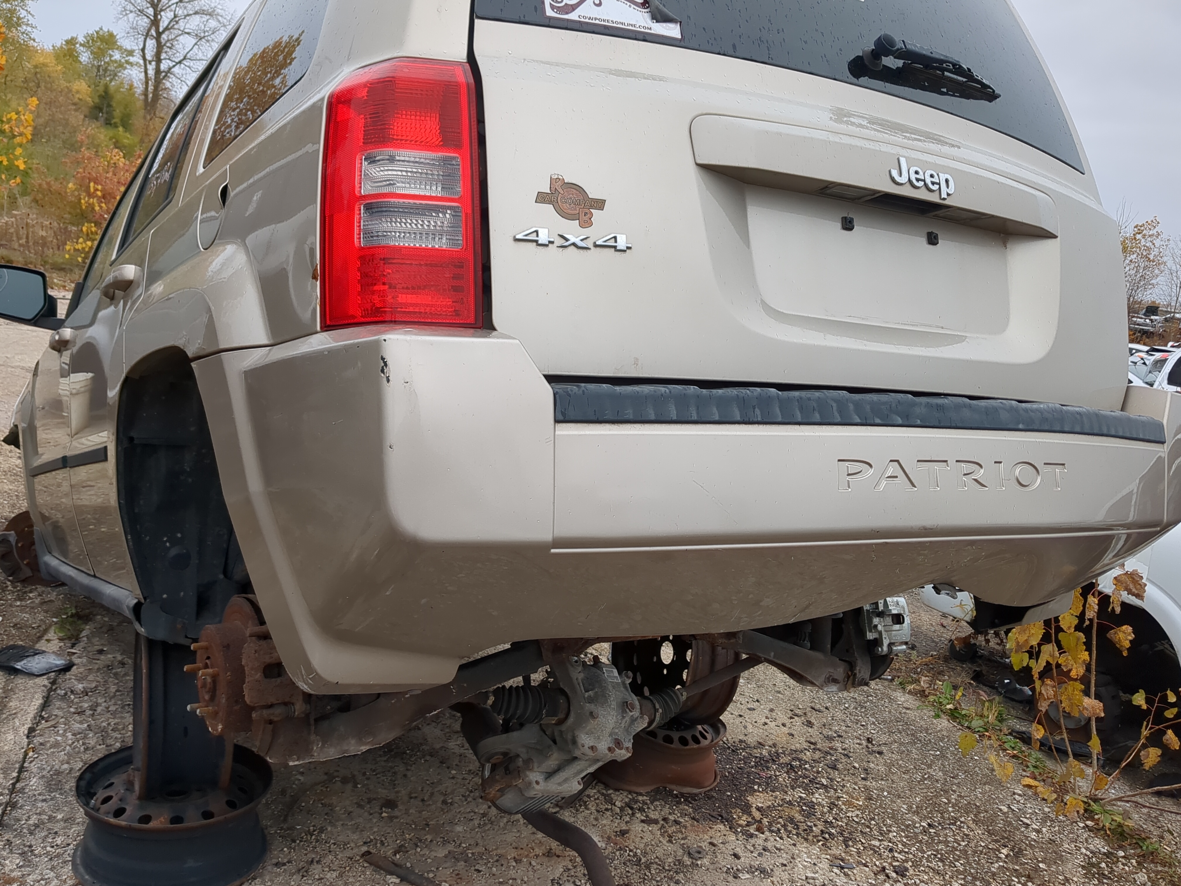 2007-2010 Jeep Patriot Rear Bumper Assembly Oem 894555 - Oemusedautoparts1.com