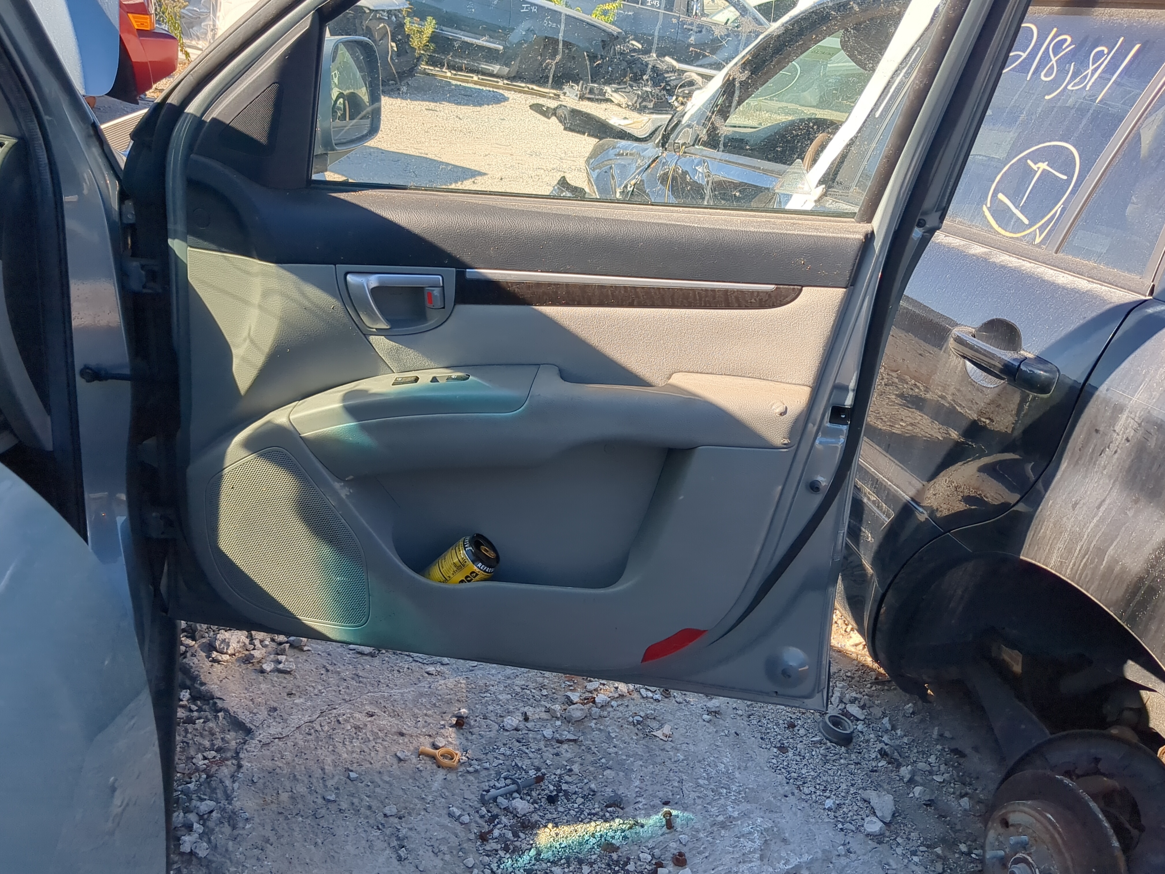 2009 Hyundai Santa Fe Front Right Passenger Interior Door Panel Trim 894839 - Oemusedautoparts1.com