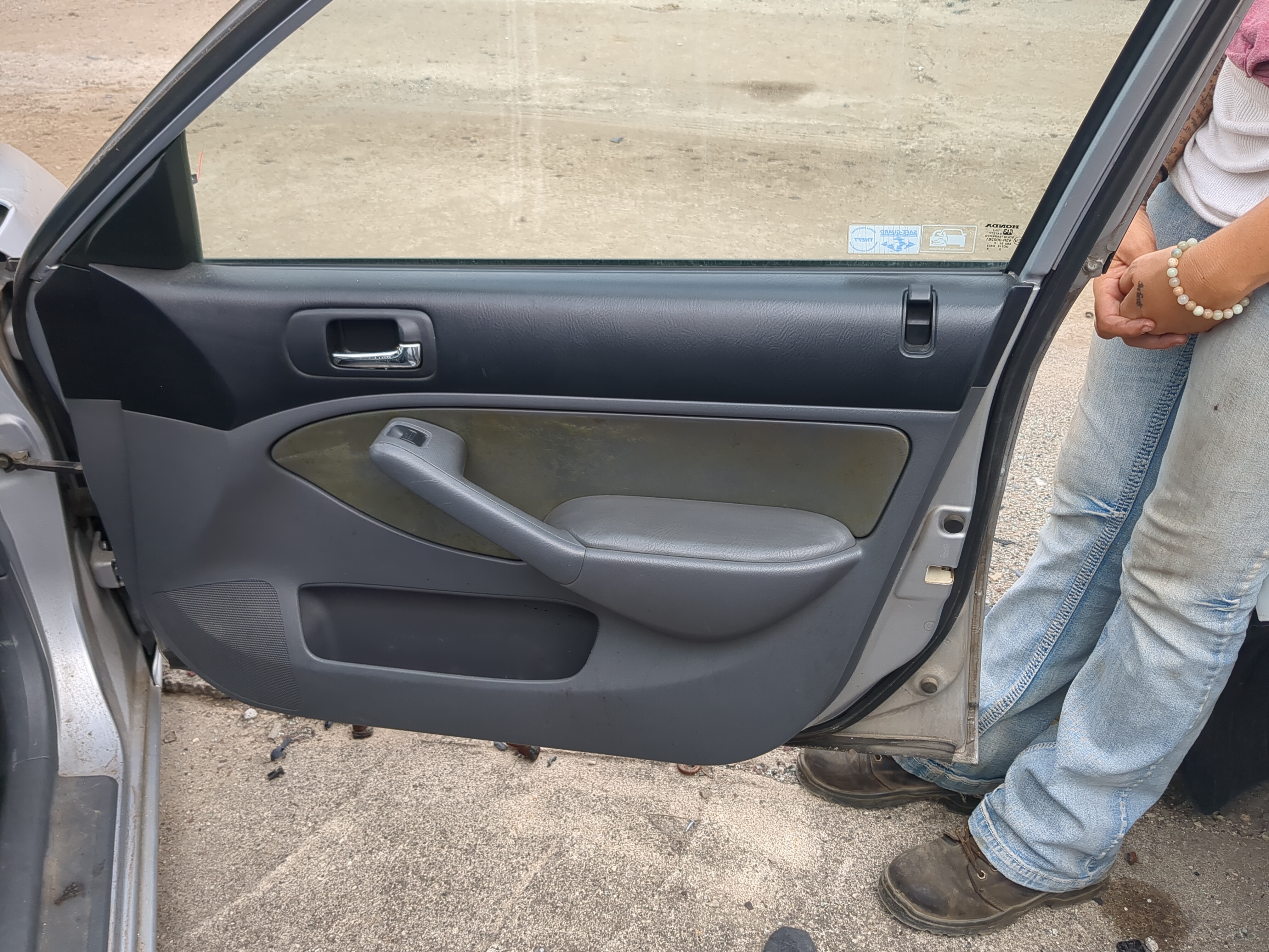 2003 Honda Civic Front Right Passenger Interior Door Panel Trim 895143 - Oemusedautoparts1.com