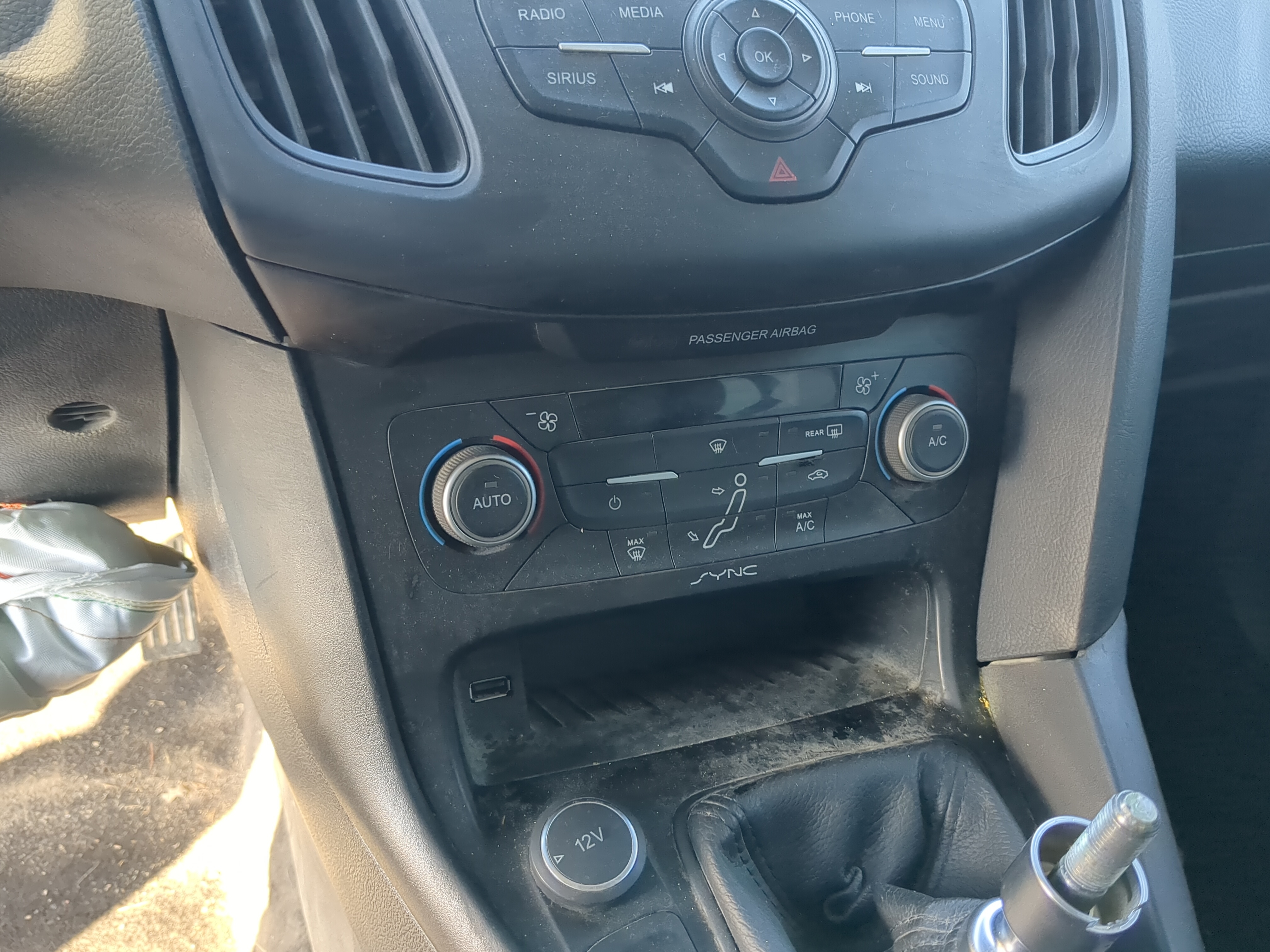 2015-2018 Ford Focus Ac Heater Climate Control 895723 - Oemusedautoparts1.com